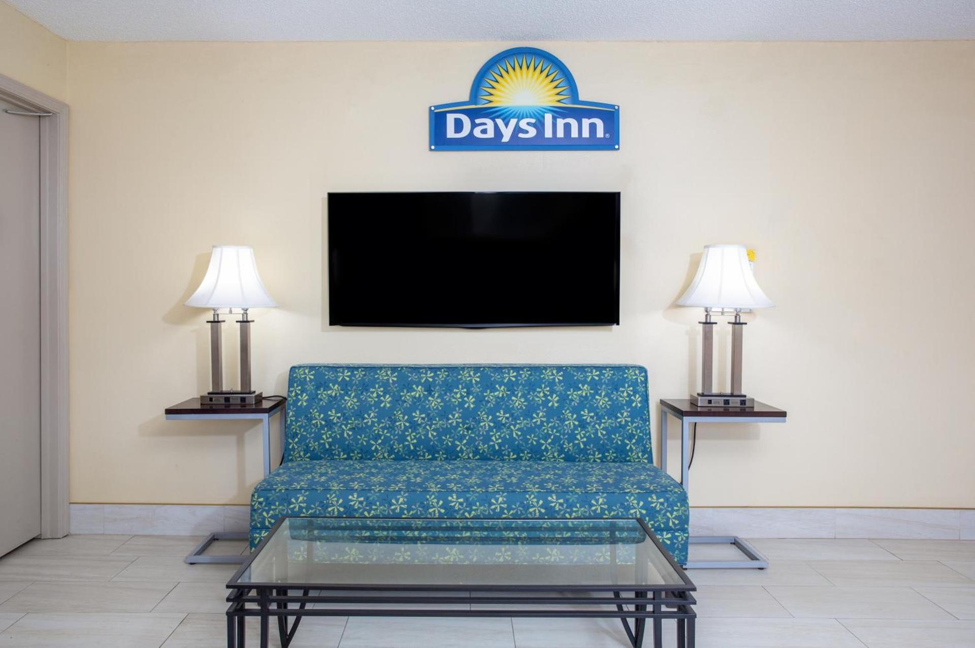 Days Inn by Wyndham Chipley photo 36