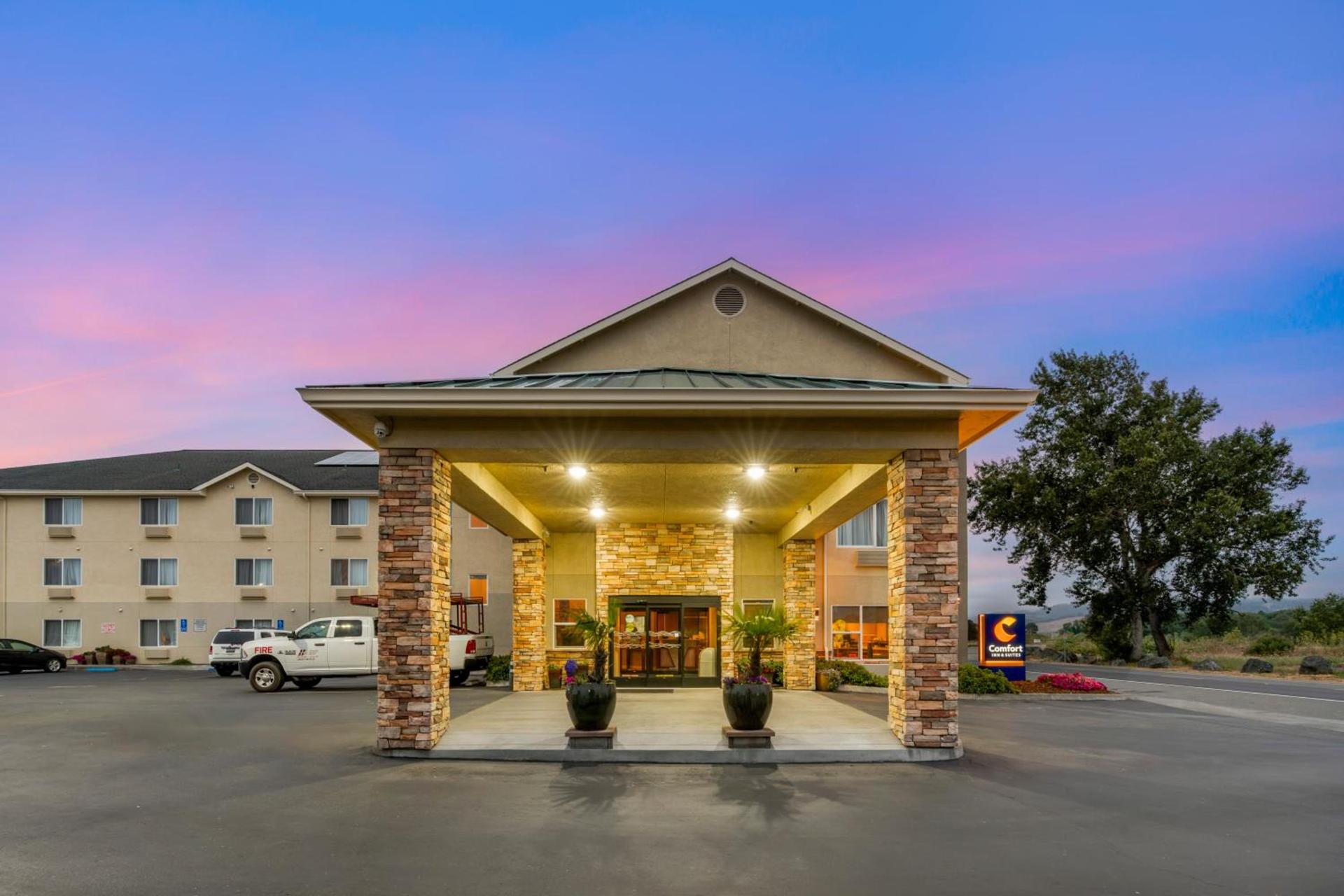 Comfort Inn & Suites Redwood Country photo 77