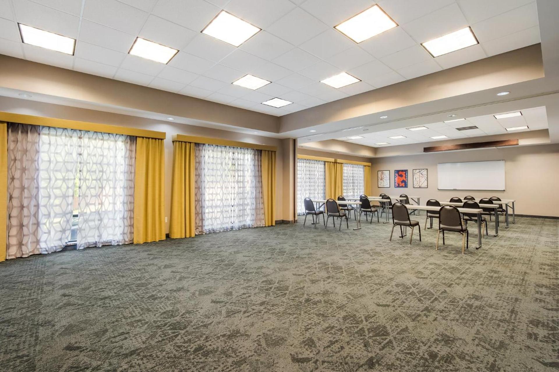 Holiday Inn Express & Suites Lexington by IHG photo 35