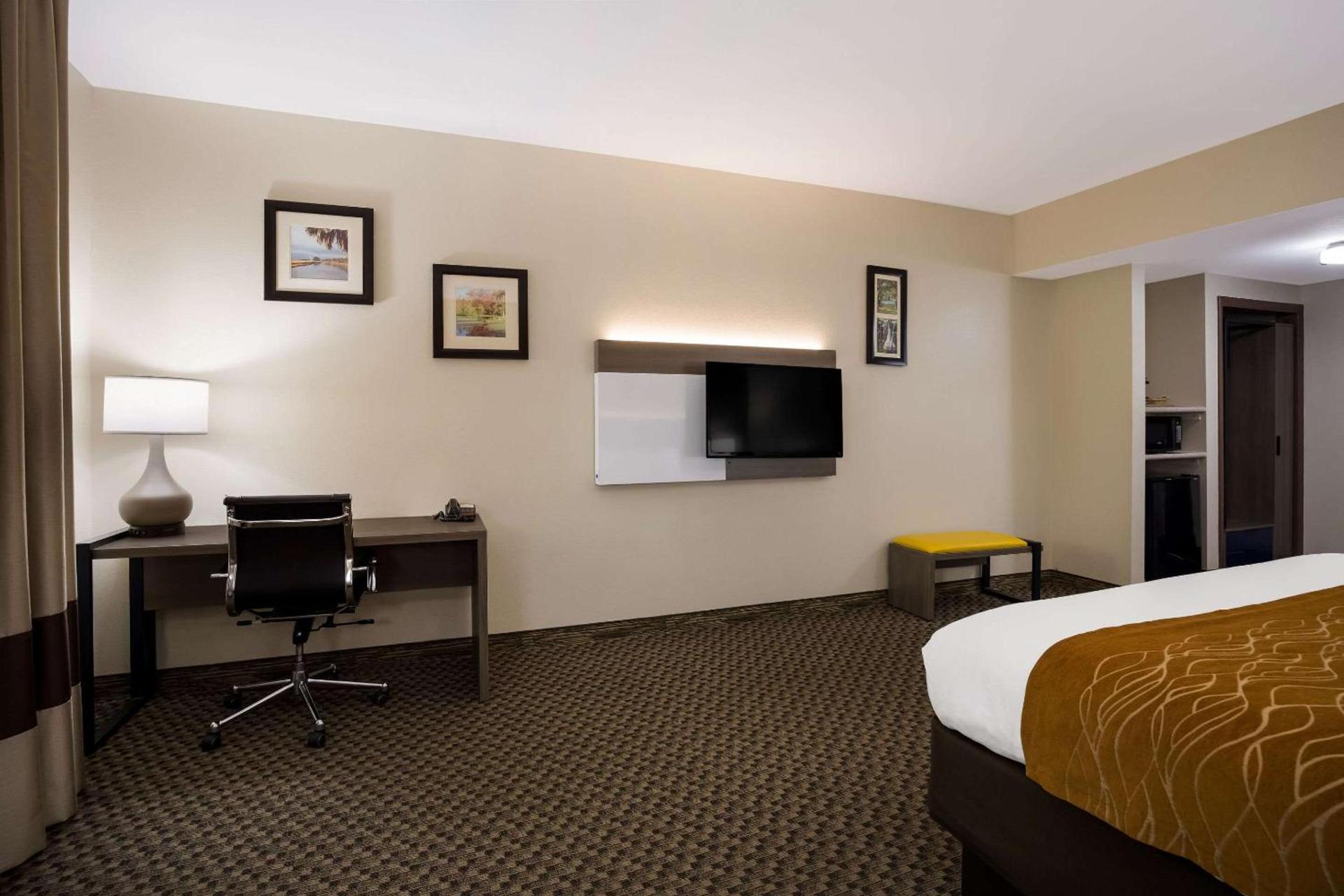 Comfort Inn & Suites Midway - Tallahassee West photo 10