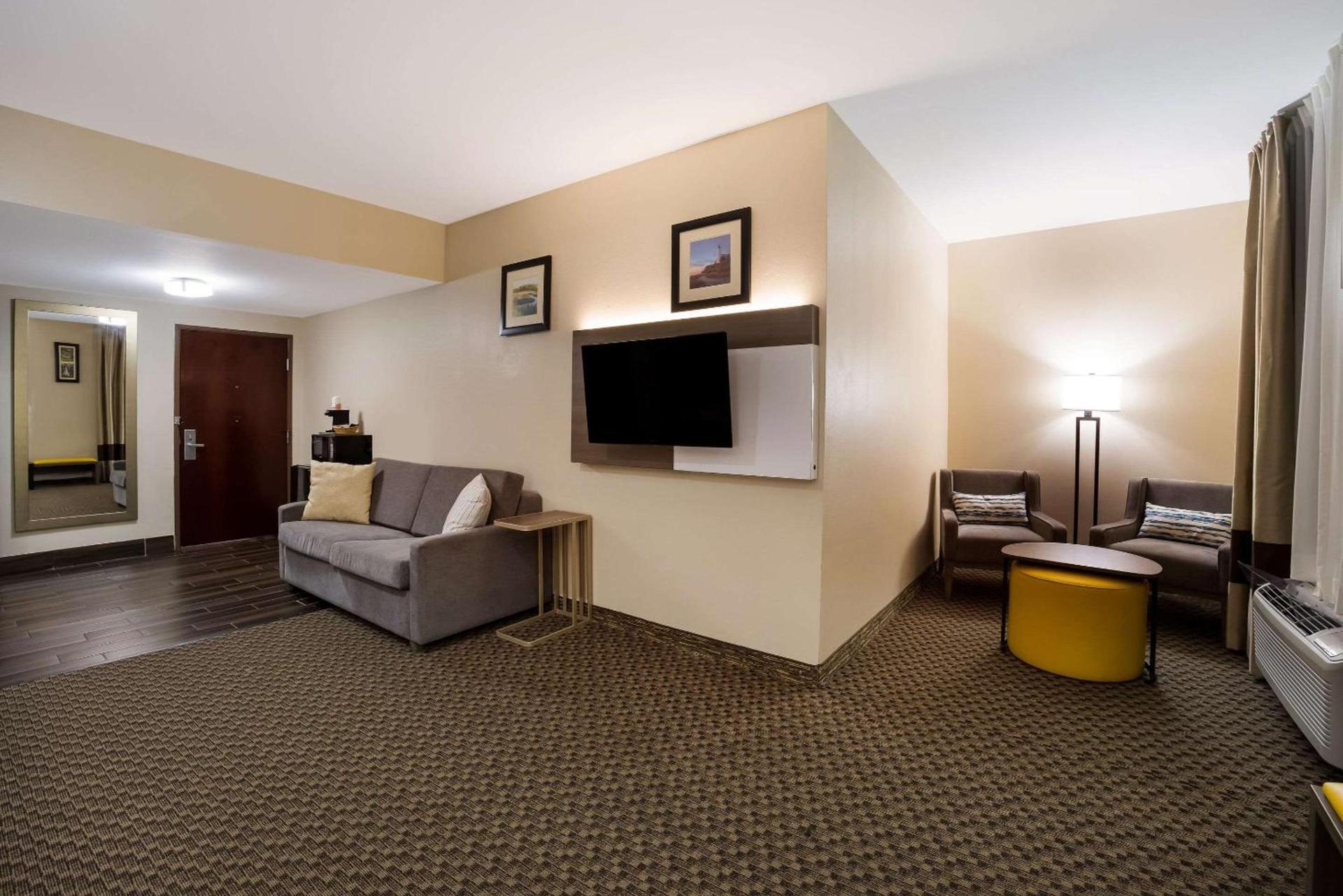 Comfort Inn & Suites Midway - Tallahassee West photo 22