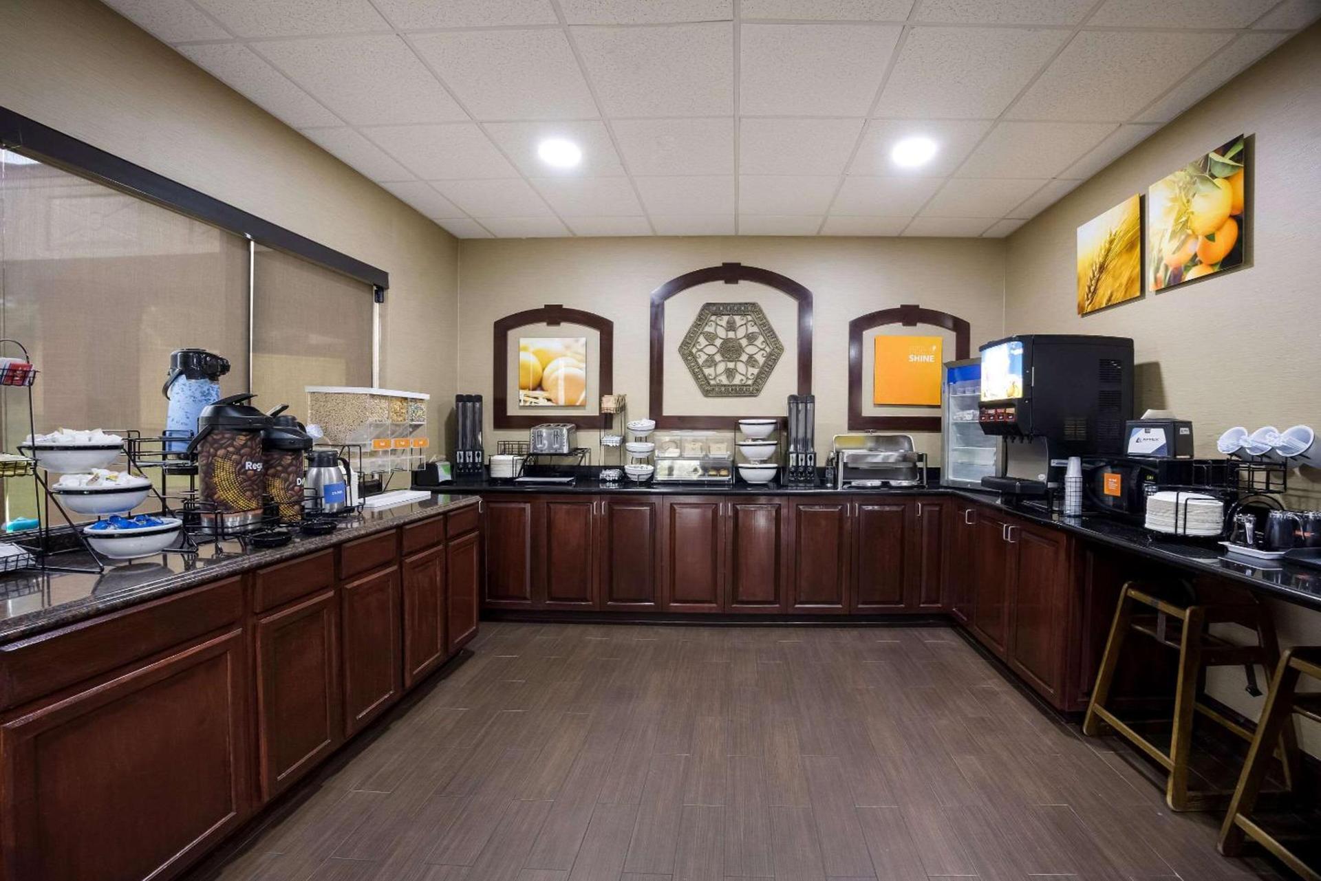 Comfort Inn & Suites Midway - Tallahassee West photo 35