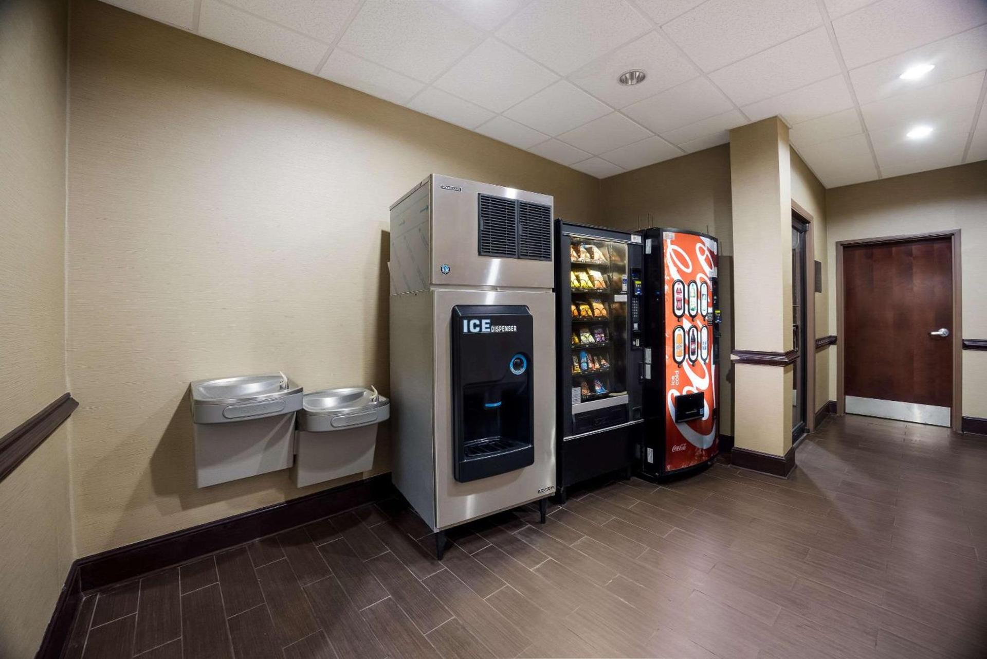 Comfort Inn & Suites Midway - Tallahassee West photo 37