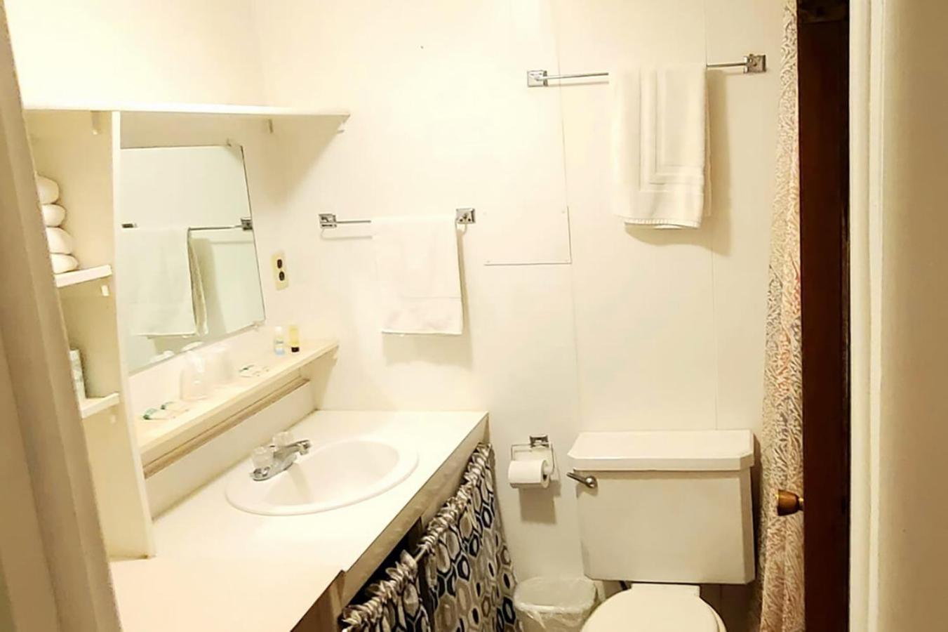 Snowy Mountain Inn photo 36