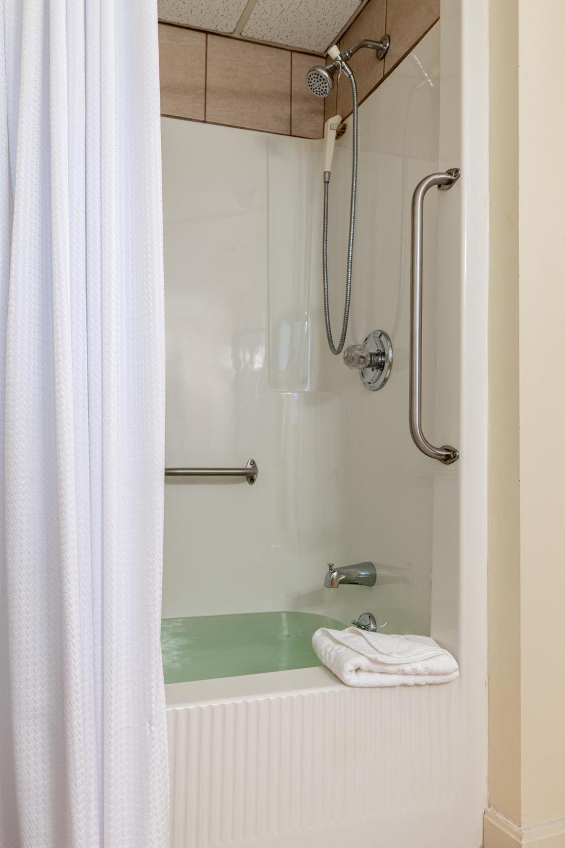 Atlantic Oceanside Hotel & Conference Center photo 64