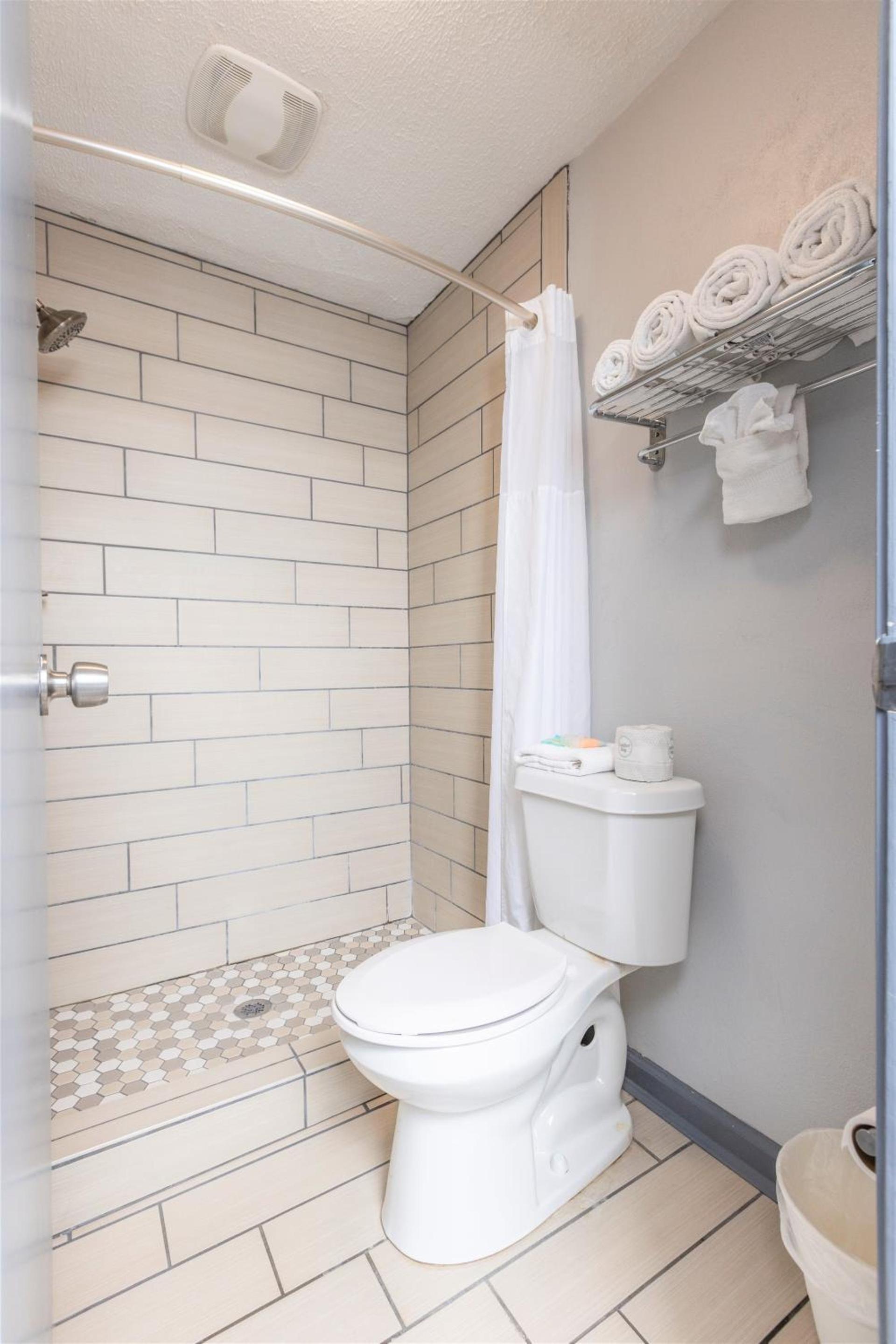 Butler Inn photo 39