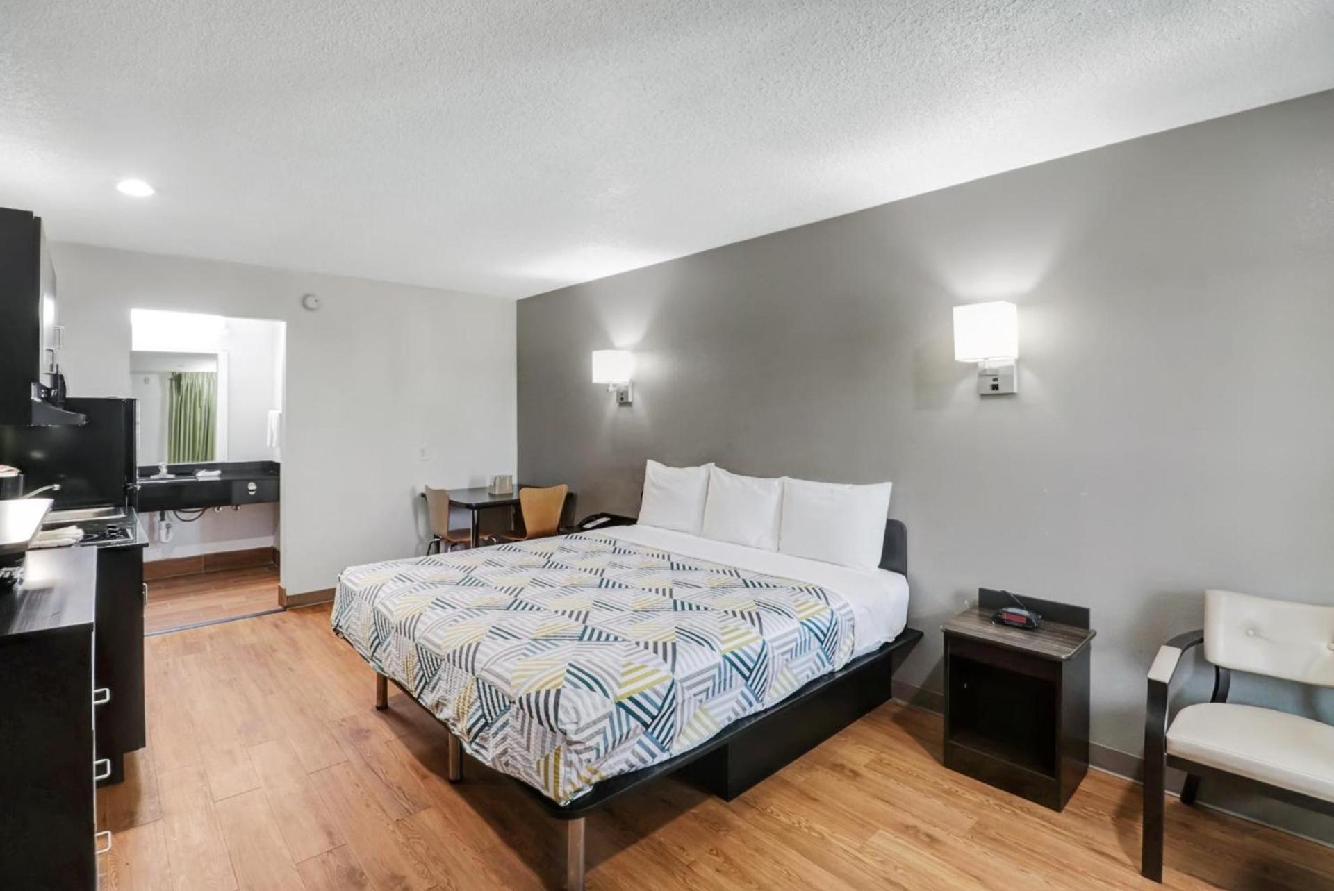 Studio 6-Bryan, TX - University Area photo 85