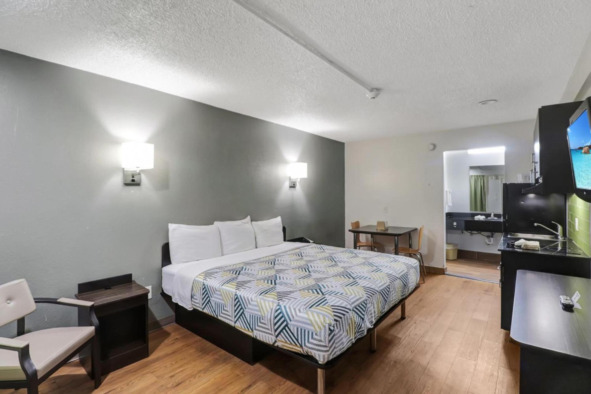 Studio 6-Bryan, TX - University Area photo 83