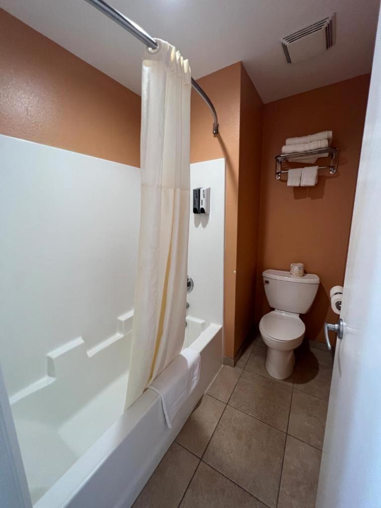 Rancho California Inn Temecula photo 24