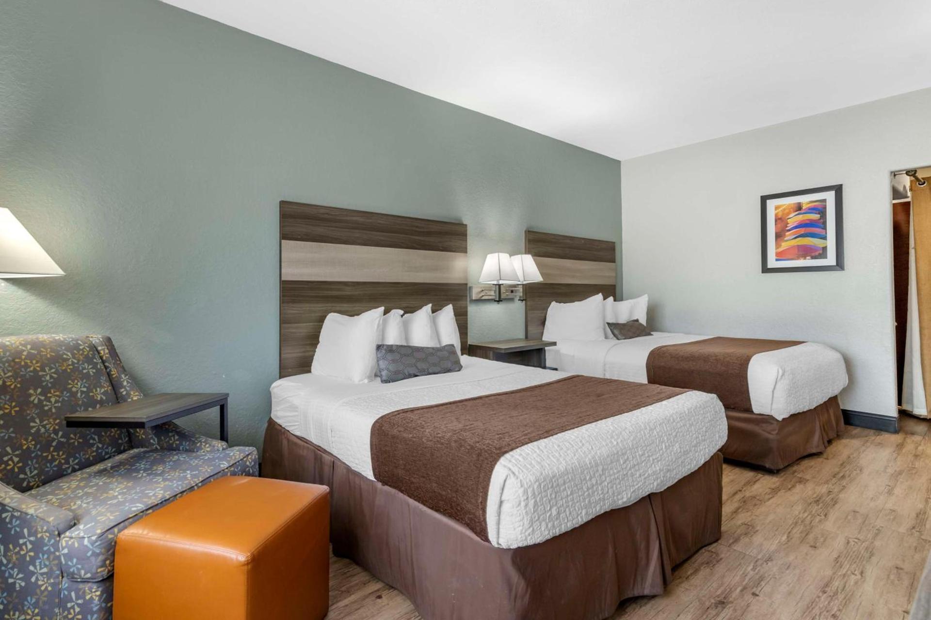 Best Western Plus Victoria Inn & Suites photo 22