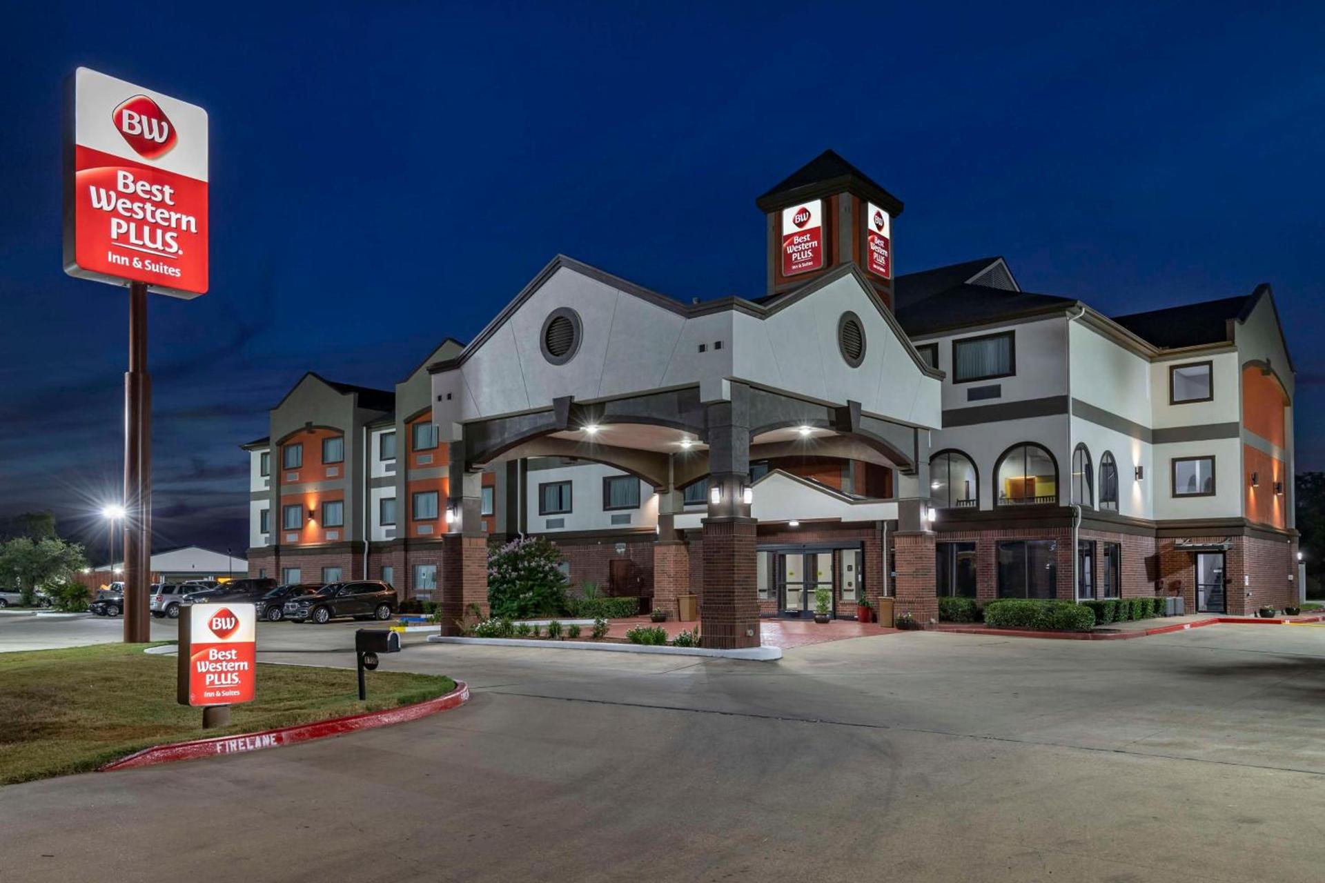 Best Western Plus Victoria Inn & Suites photo 9