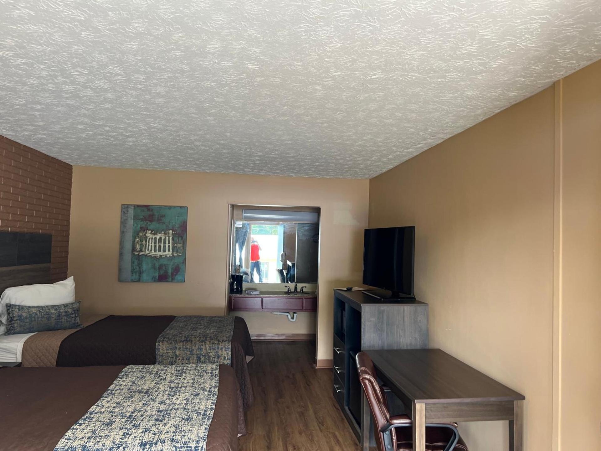 Towne inn photo 49