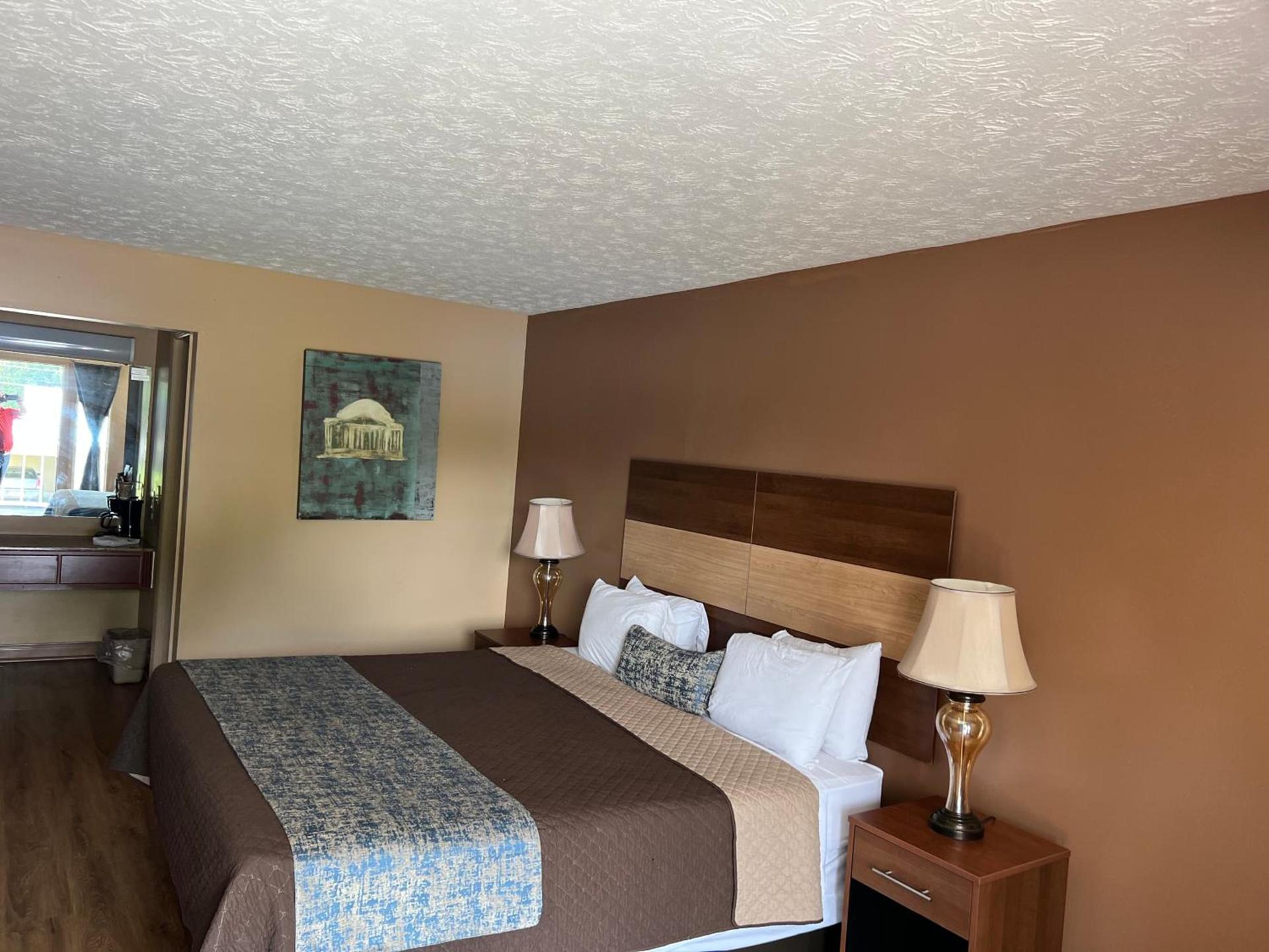 Towne inn photo 50