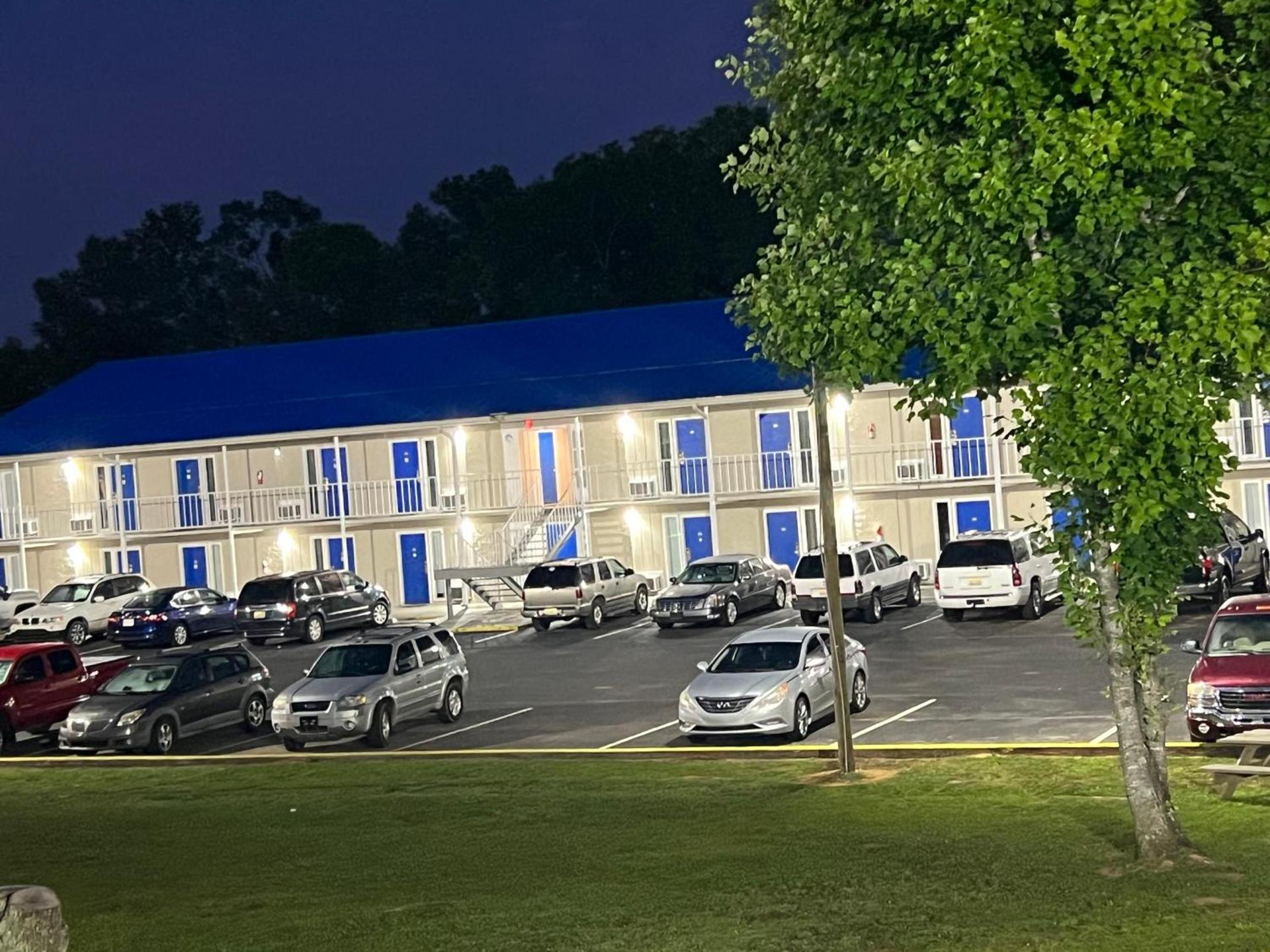 Towne inn photo 58