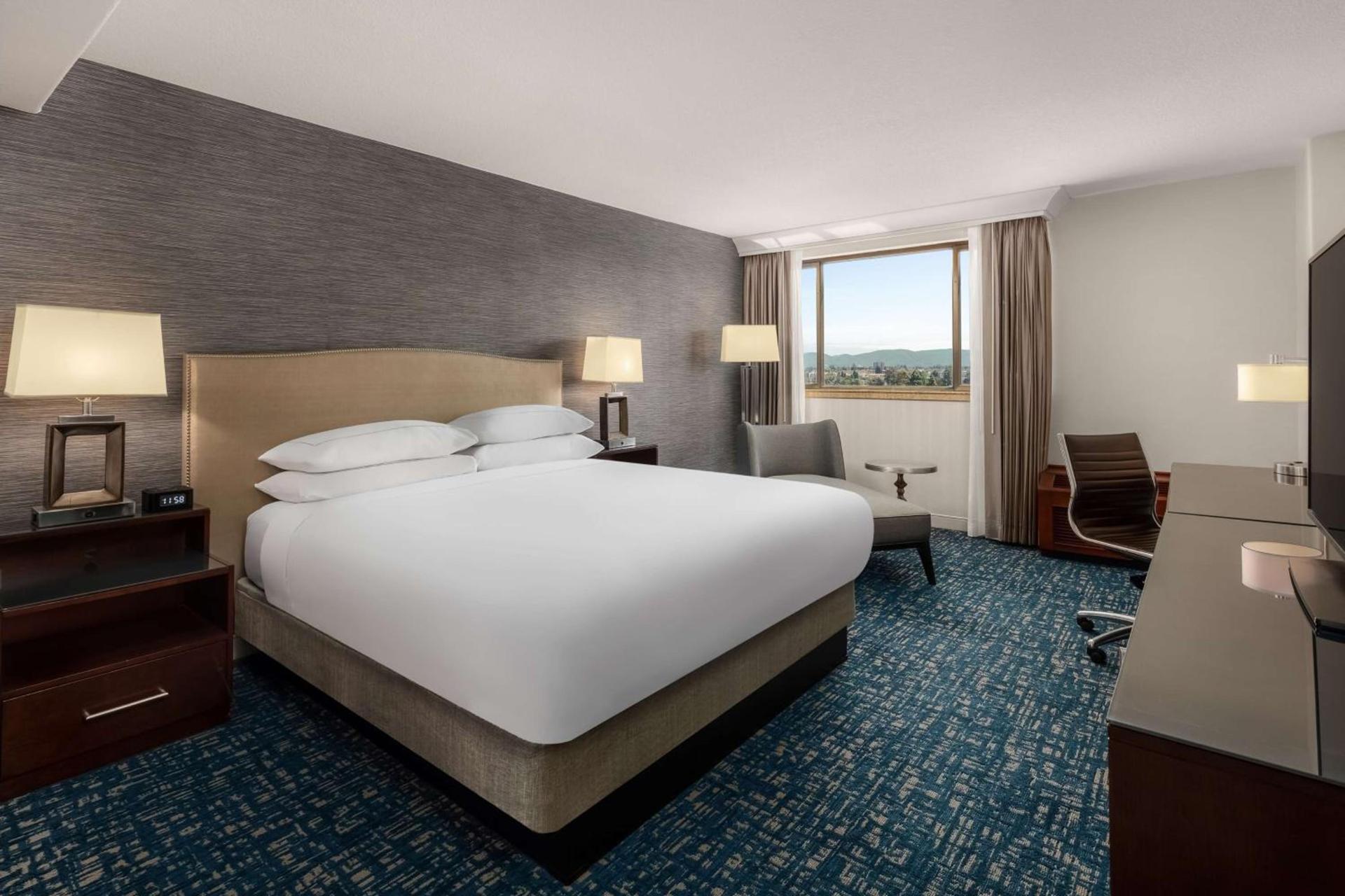 Hilton Concord photo 9