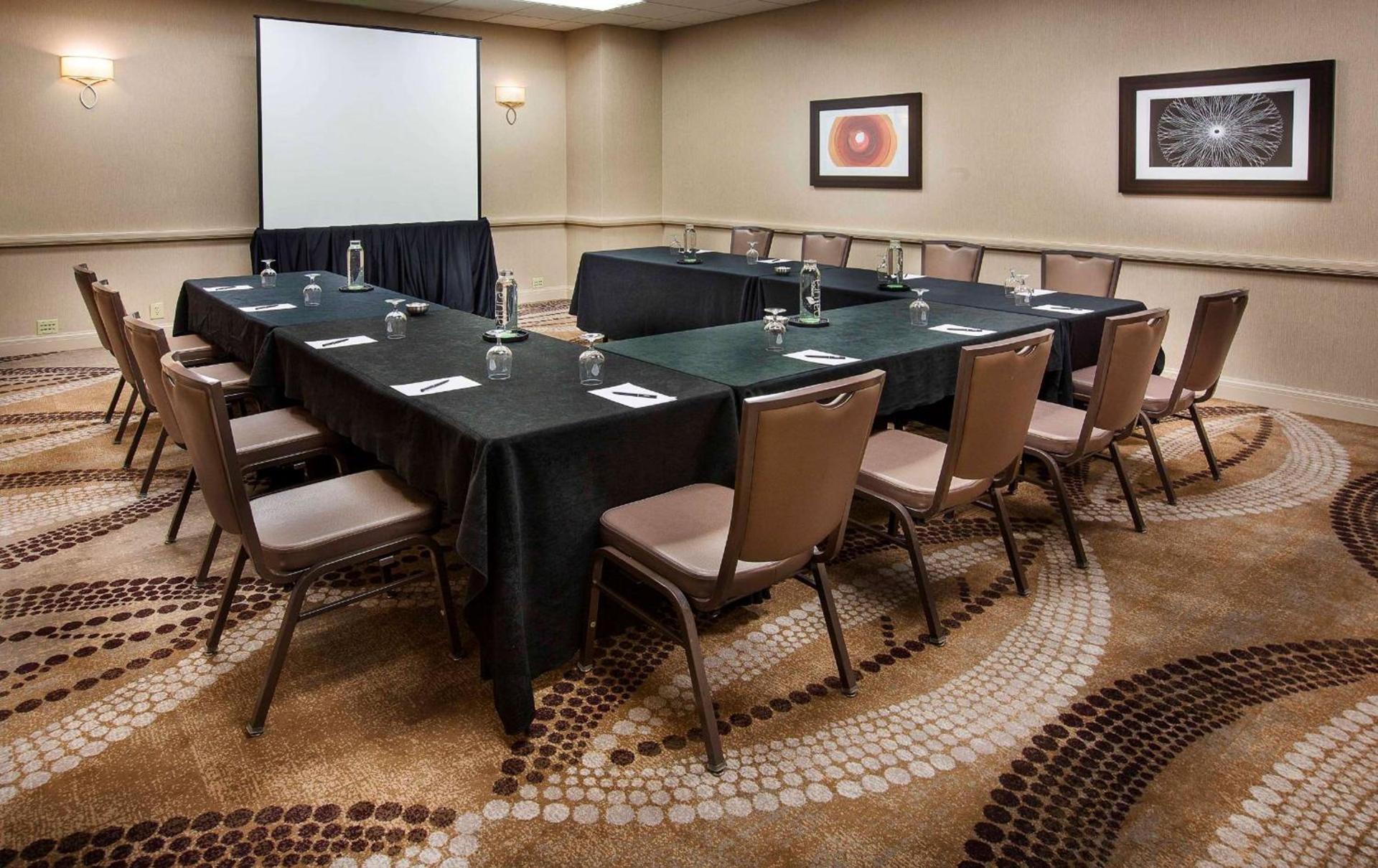 Hilton Concord photo 10