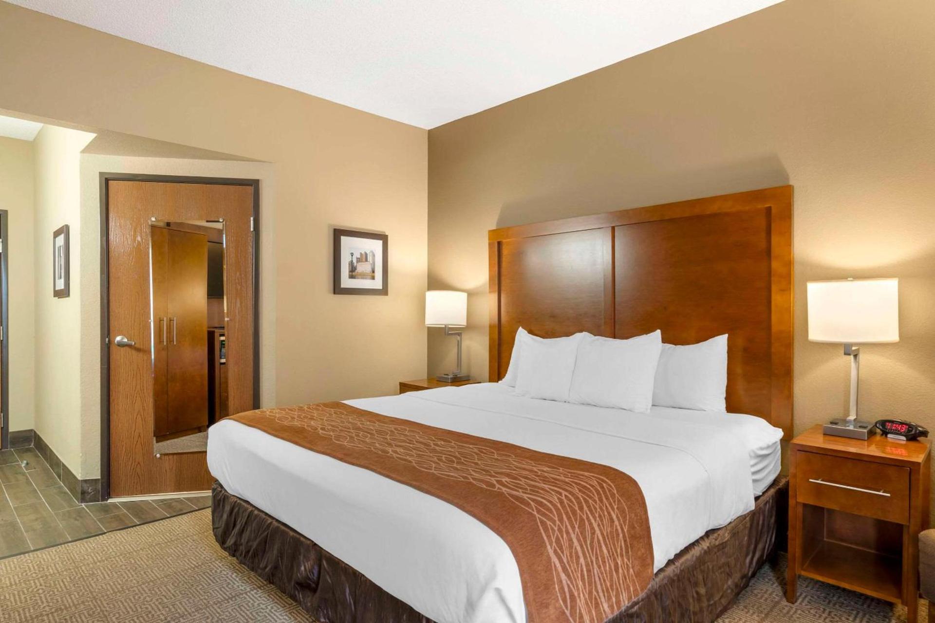Comfort Inn North-Polaris photo 8