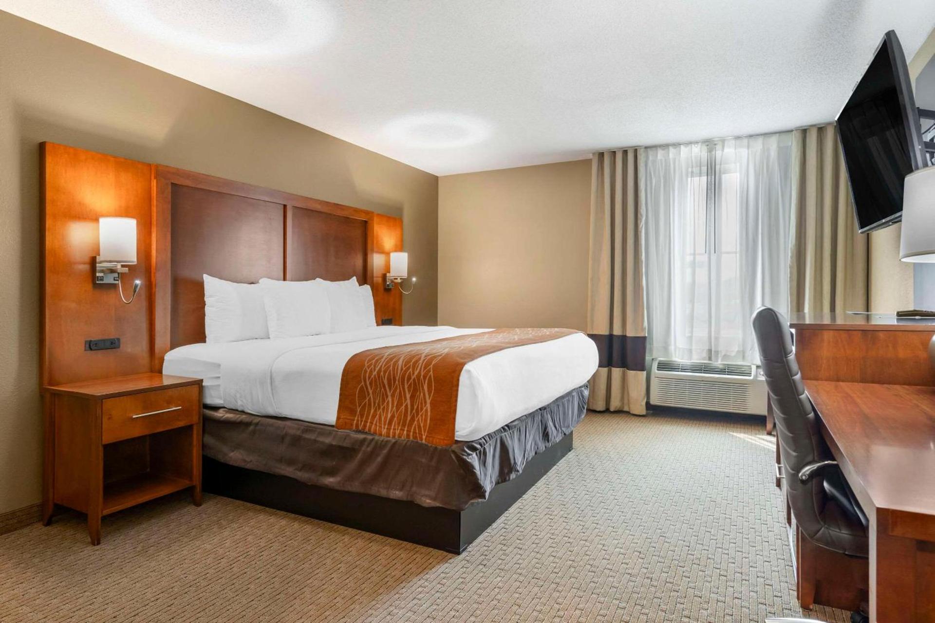 Comfort Inn North-Polaris photo 12