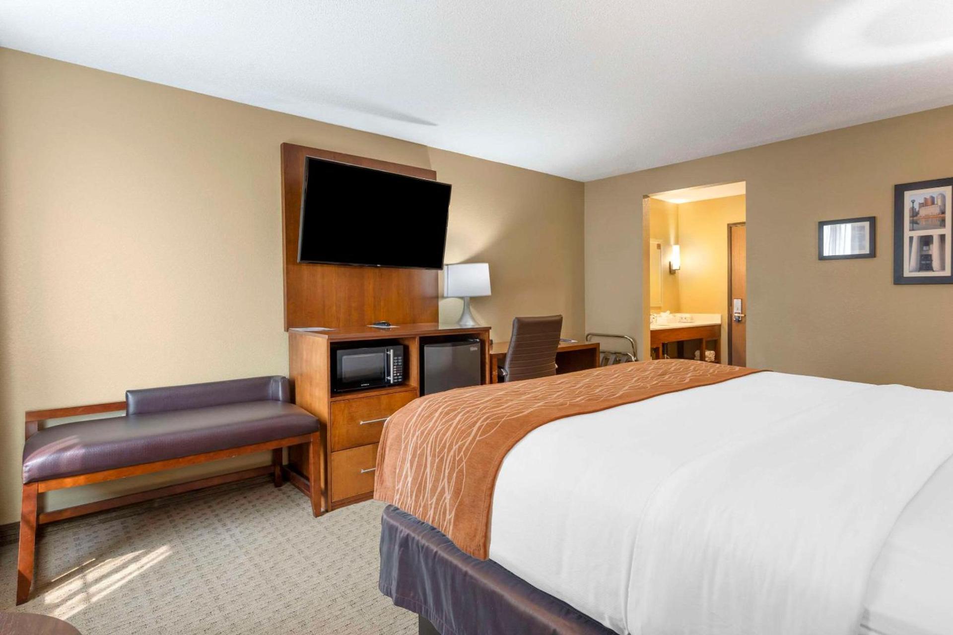 Comfort Inn North-Polaris photo 13