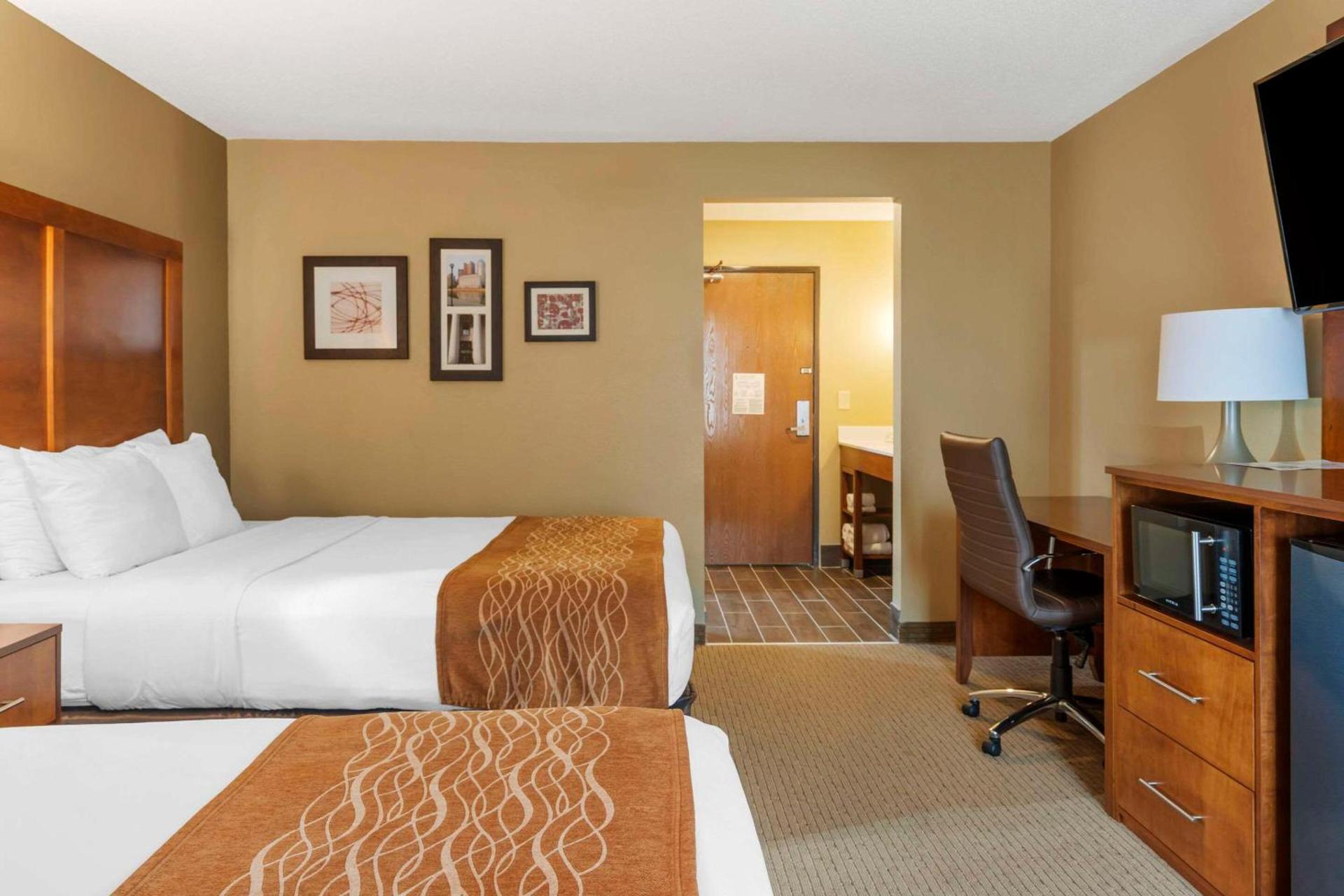 Comfort Inn North-Polaris photo 16