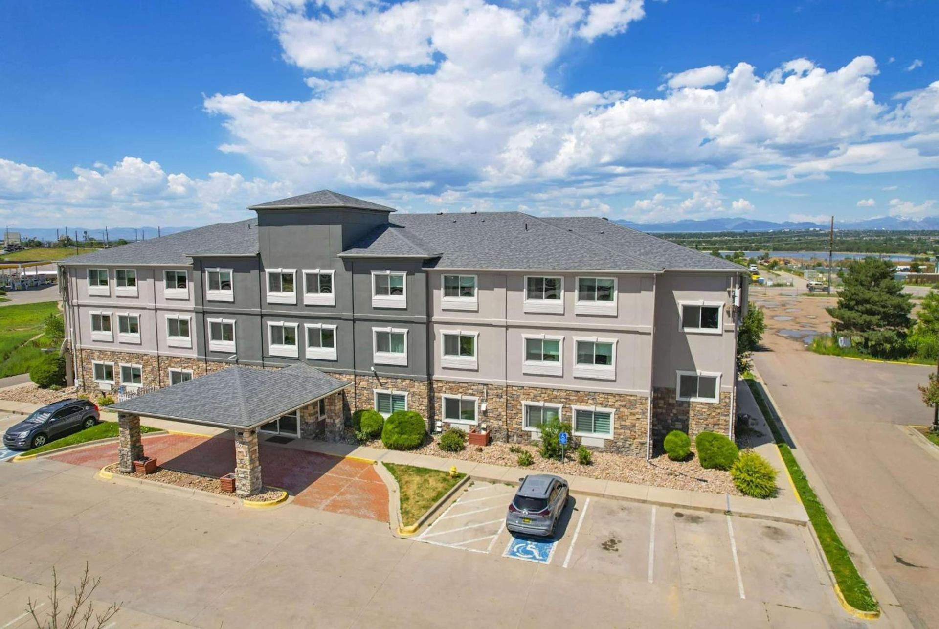 Baymont by Wyndham Henderson-Northeast Denver photo 5