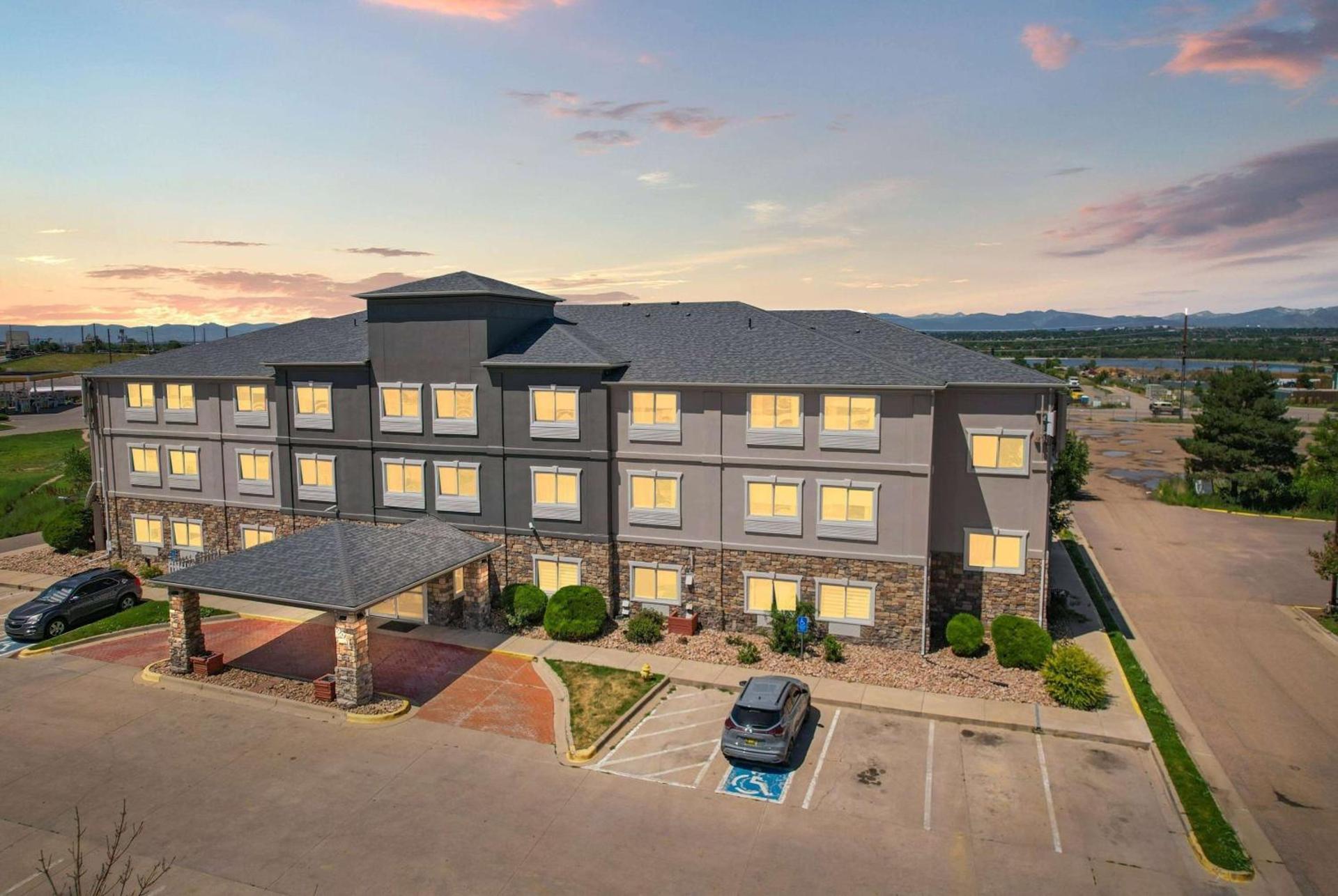 Baymont by Wyndham Henderson-Northeast Denver photo 9