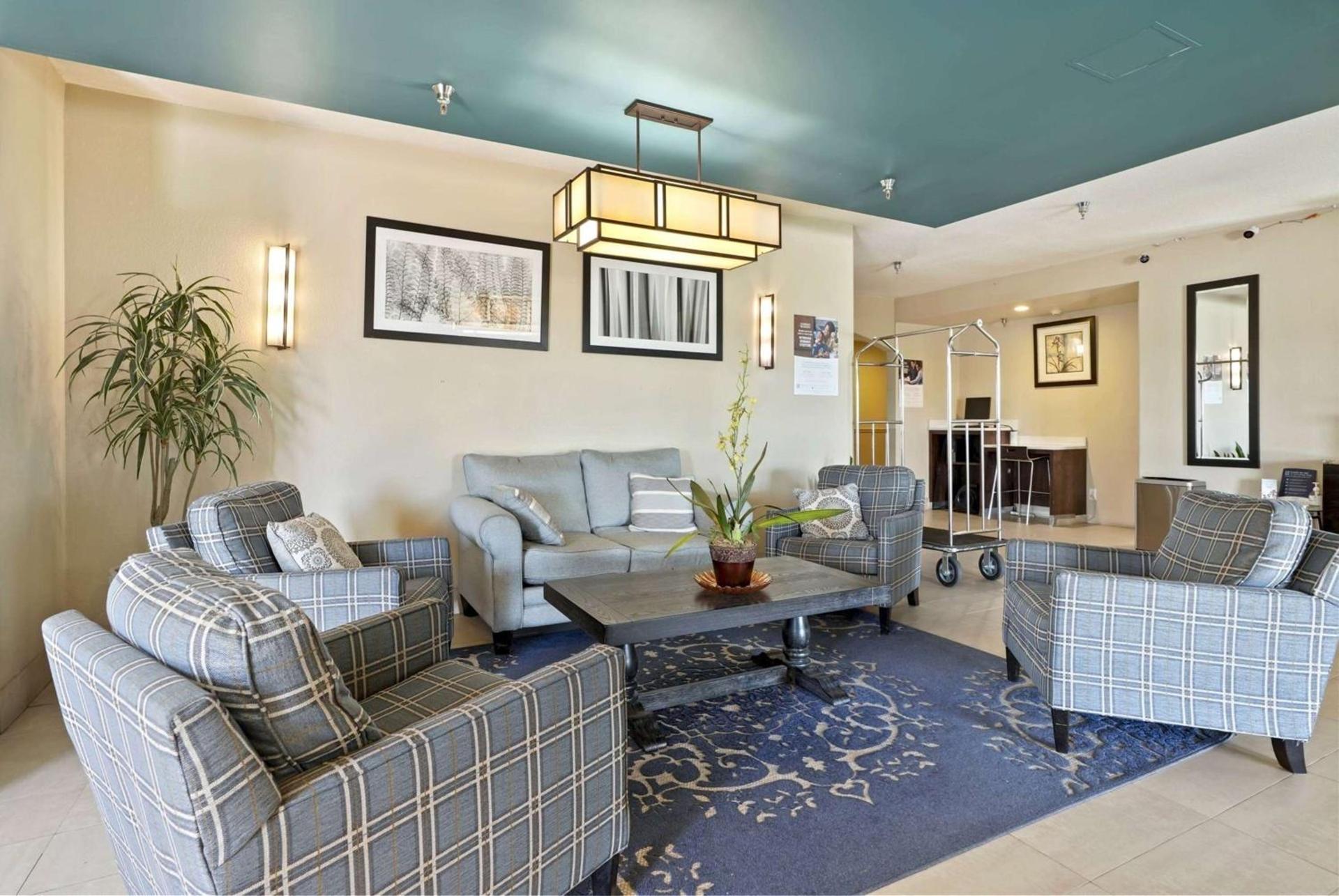 Baymont by Wyndham Henderson-Northeast Denver photo 14
