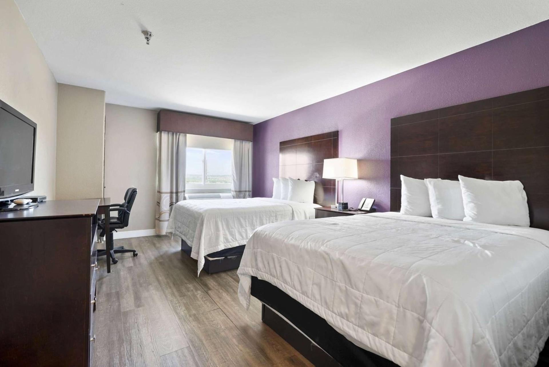 Baymont by Wyndham Henderson-Northeast Denver photo 50