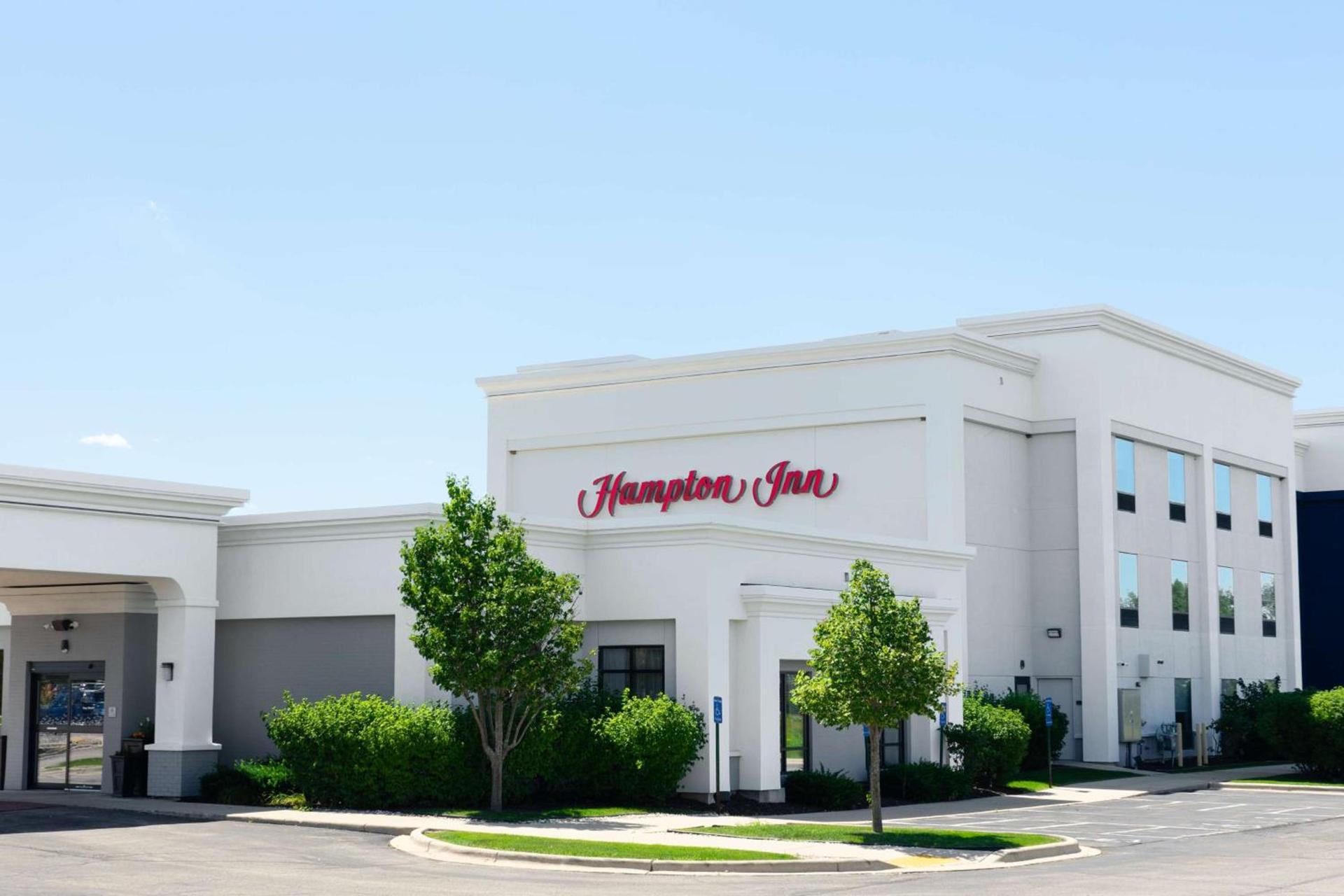 Hampton Inn Elkhorn Lake Geneva Area photo 2