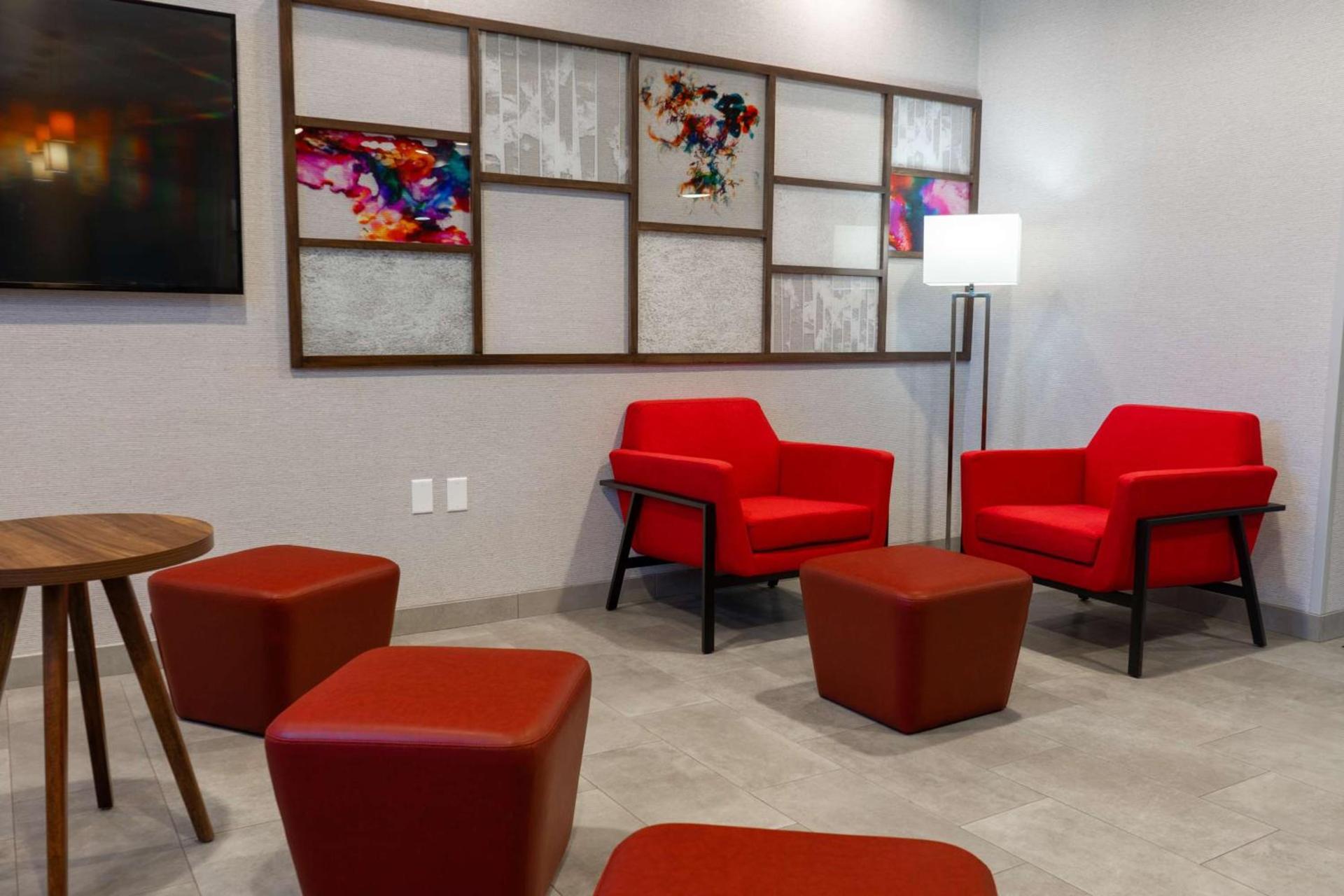 Hampton Inn Elkhorn Lake Geneva Area photo 5