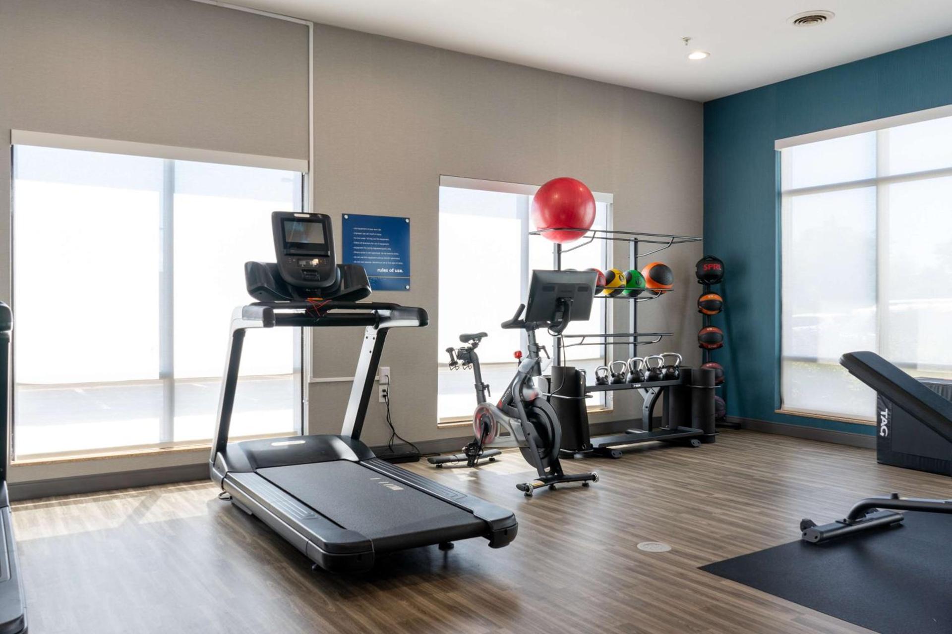 Hampton Inn Elkhorn Lake Geneva Area photo 18