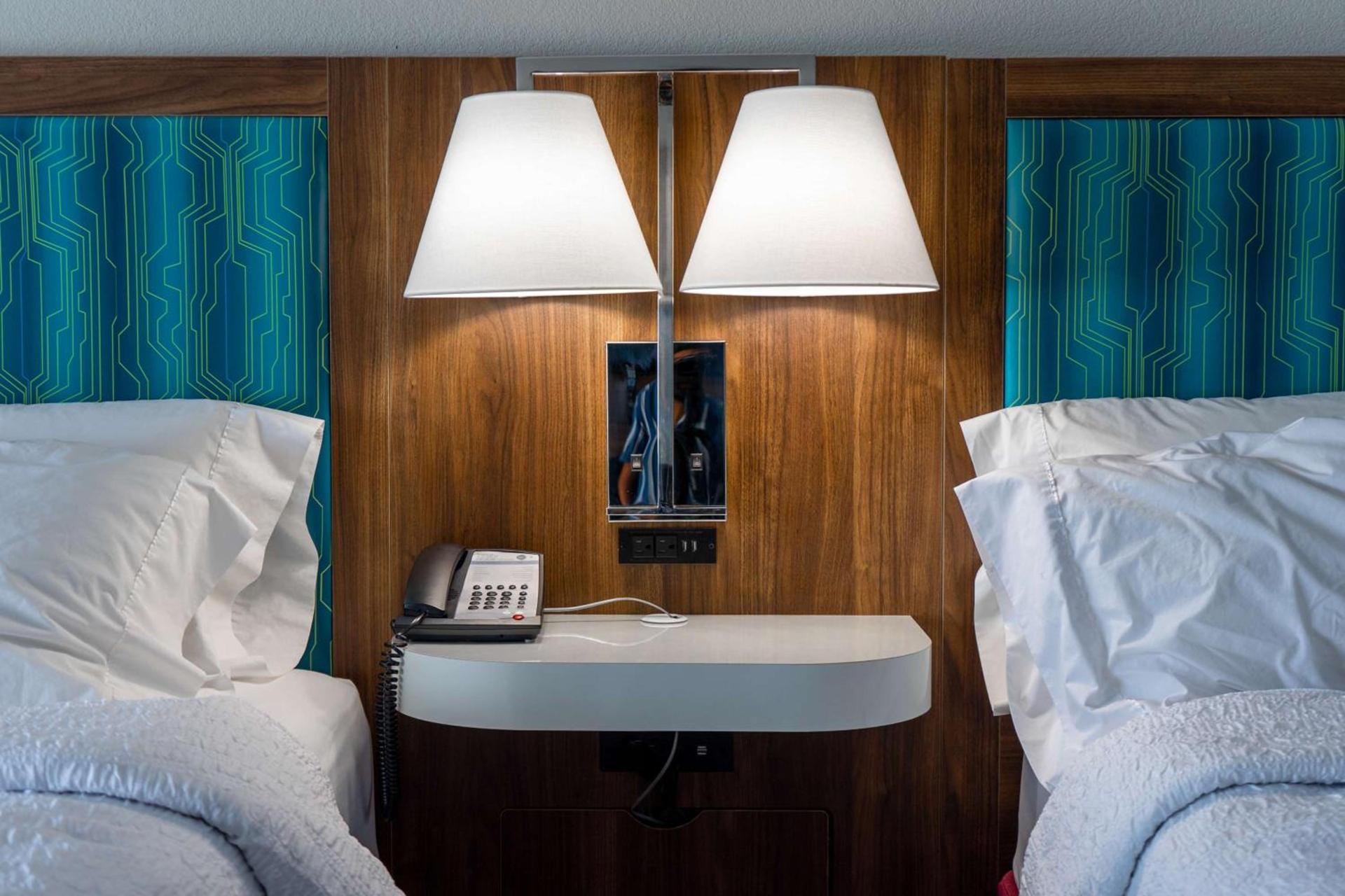 Hampton Inn Elkhorn Lake Geneva Area photo 35