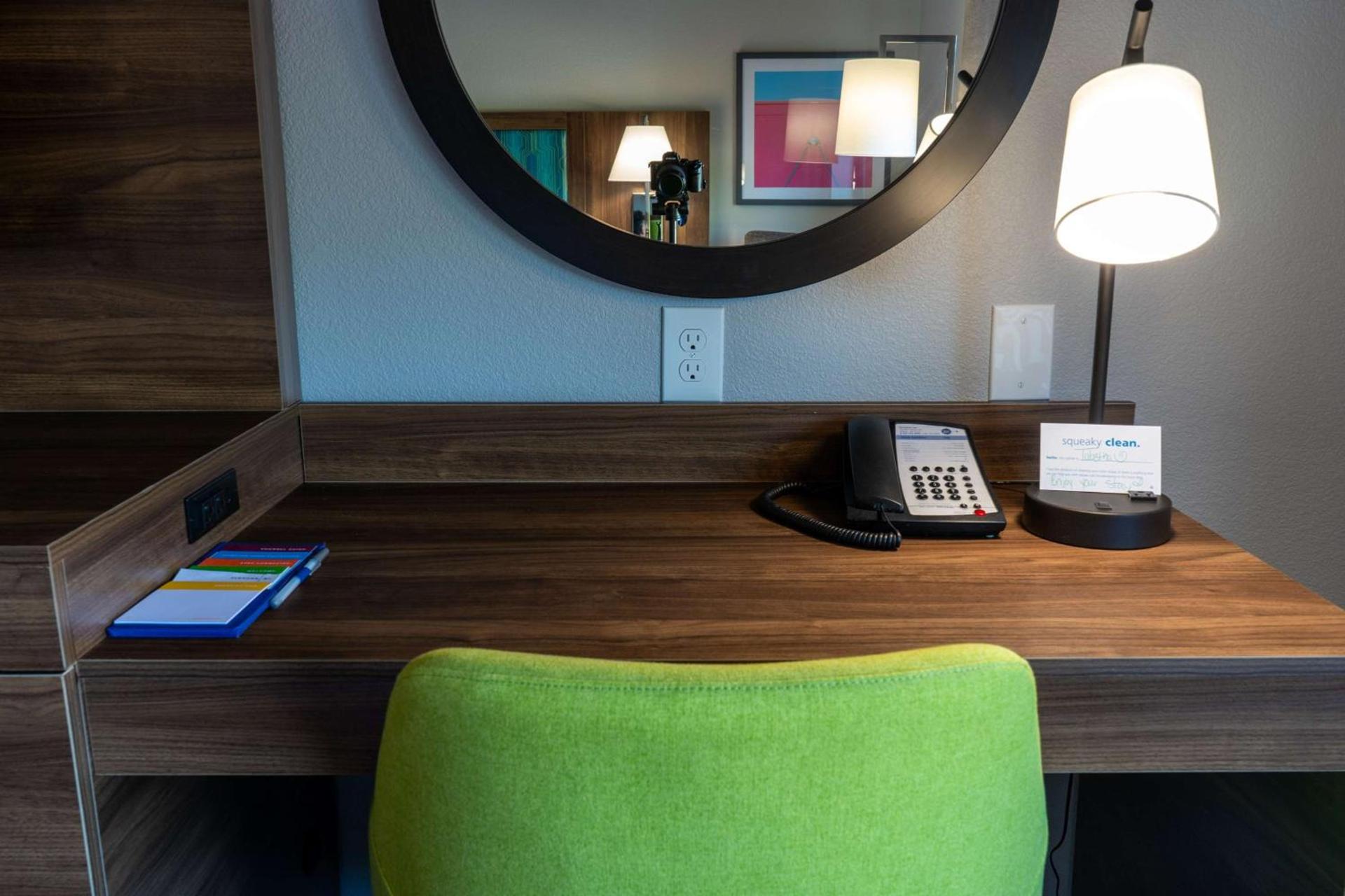 Hampton Inn Elkhorn Lake Geneva Area photo 38