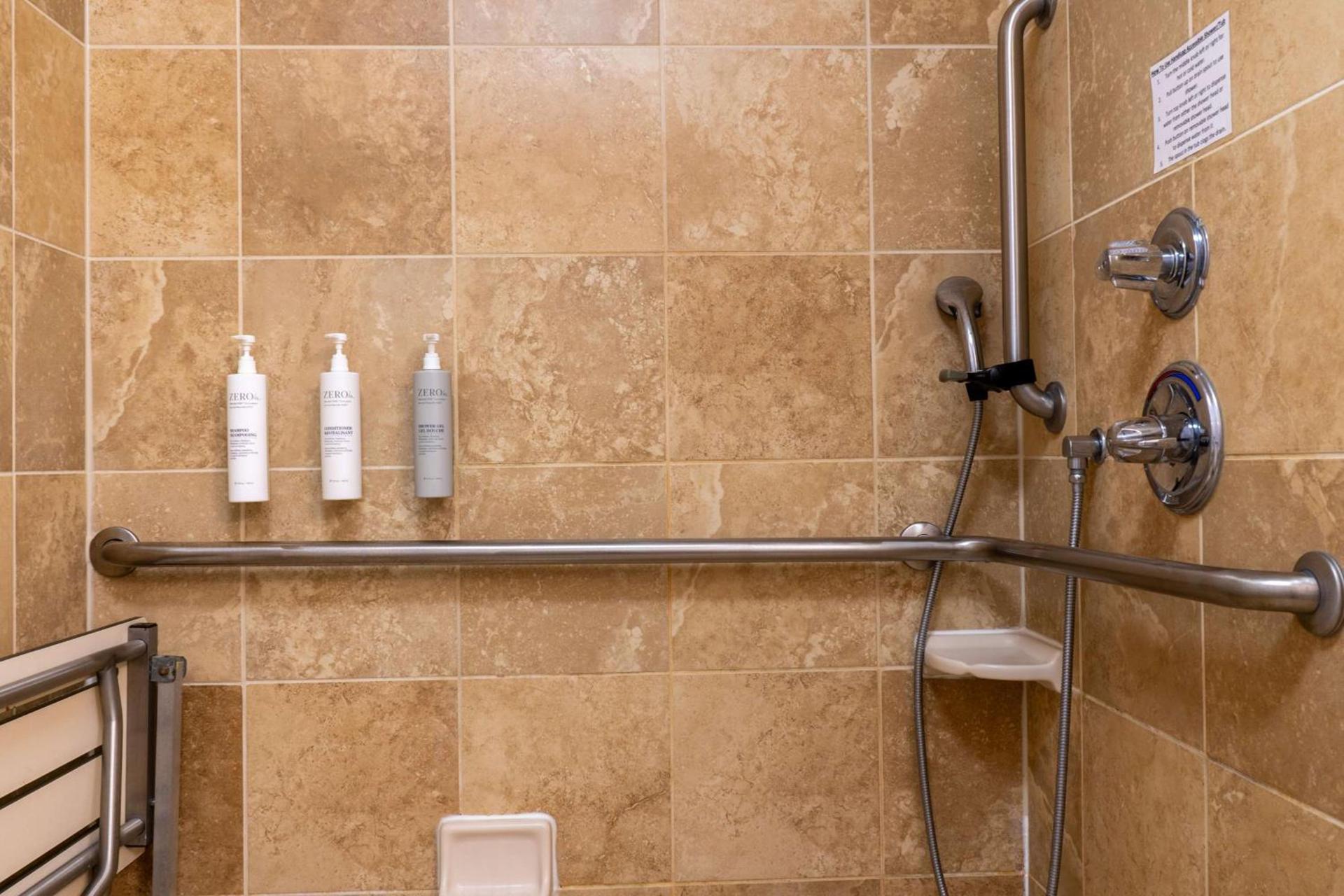 Hampton Inn Elkhorn Lake Geneva Area photo 39