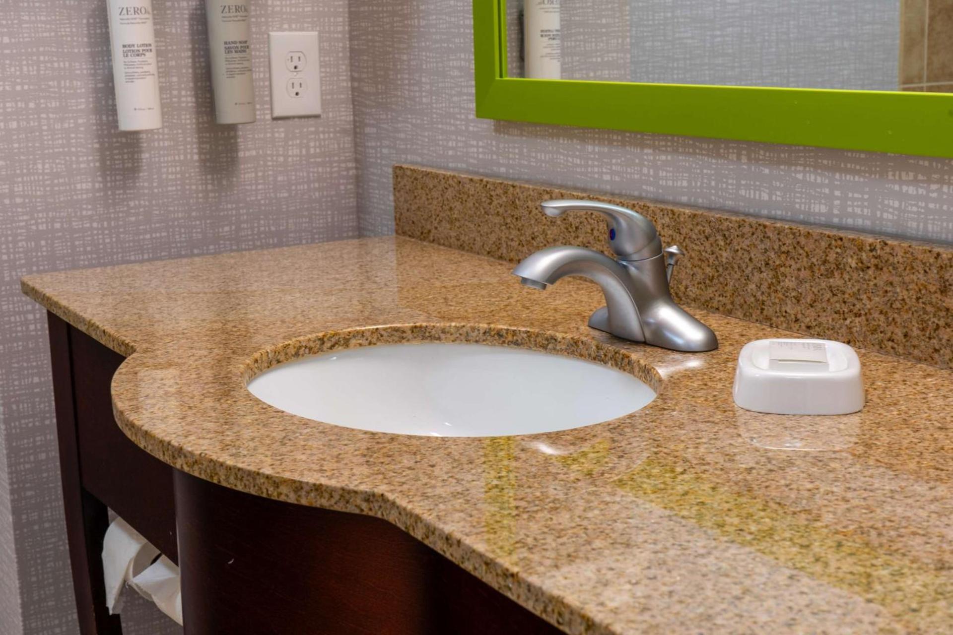 Hampton Inn Elkhorn Lake Geneva Area photo 41
