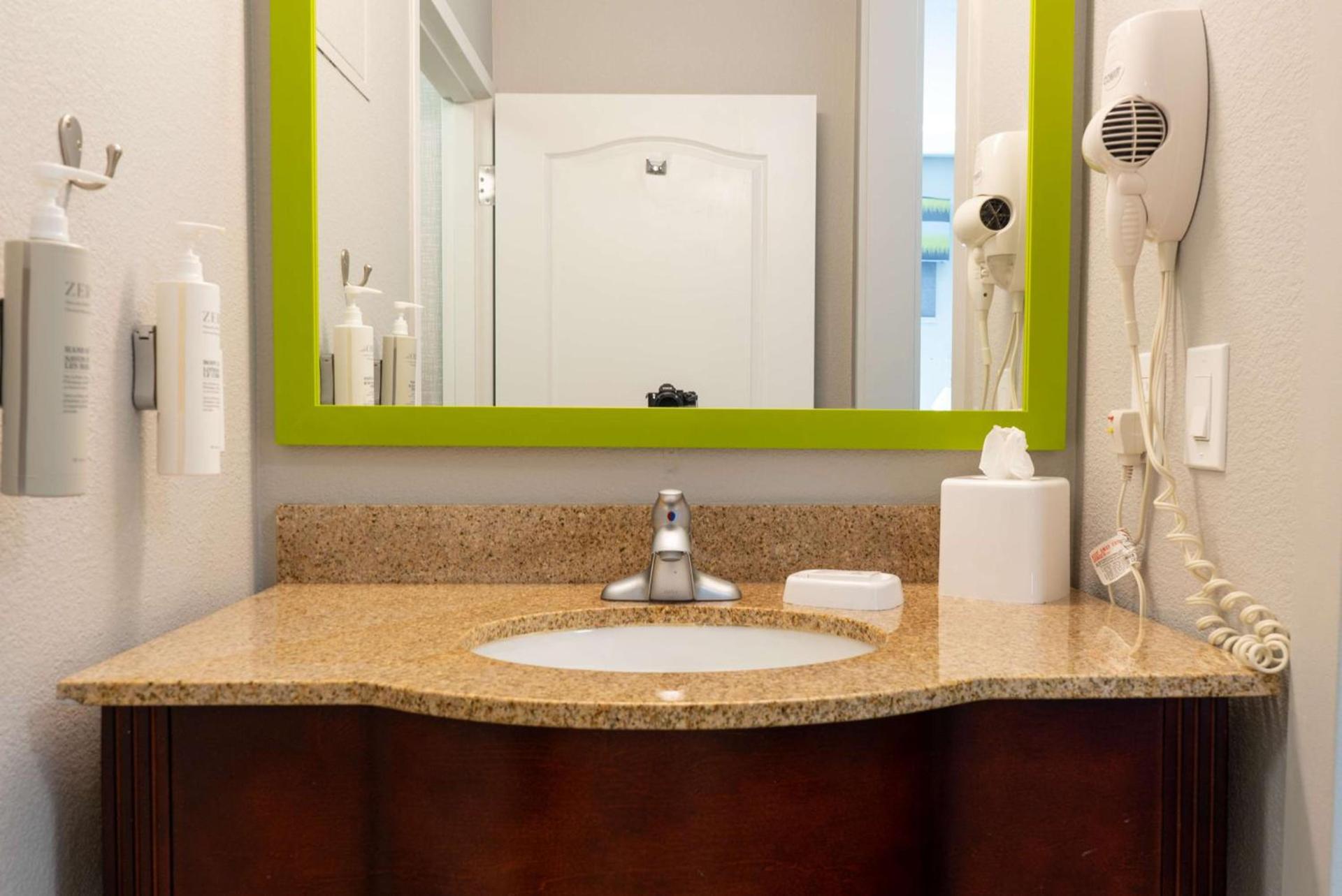 Hampton Inn Elkhorn Lake Geneva Area photo 44