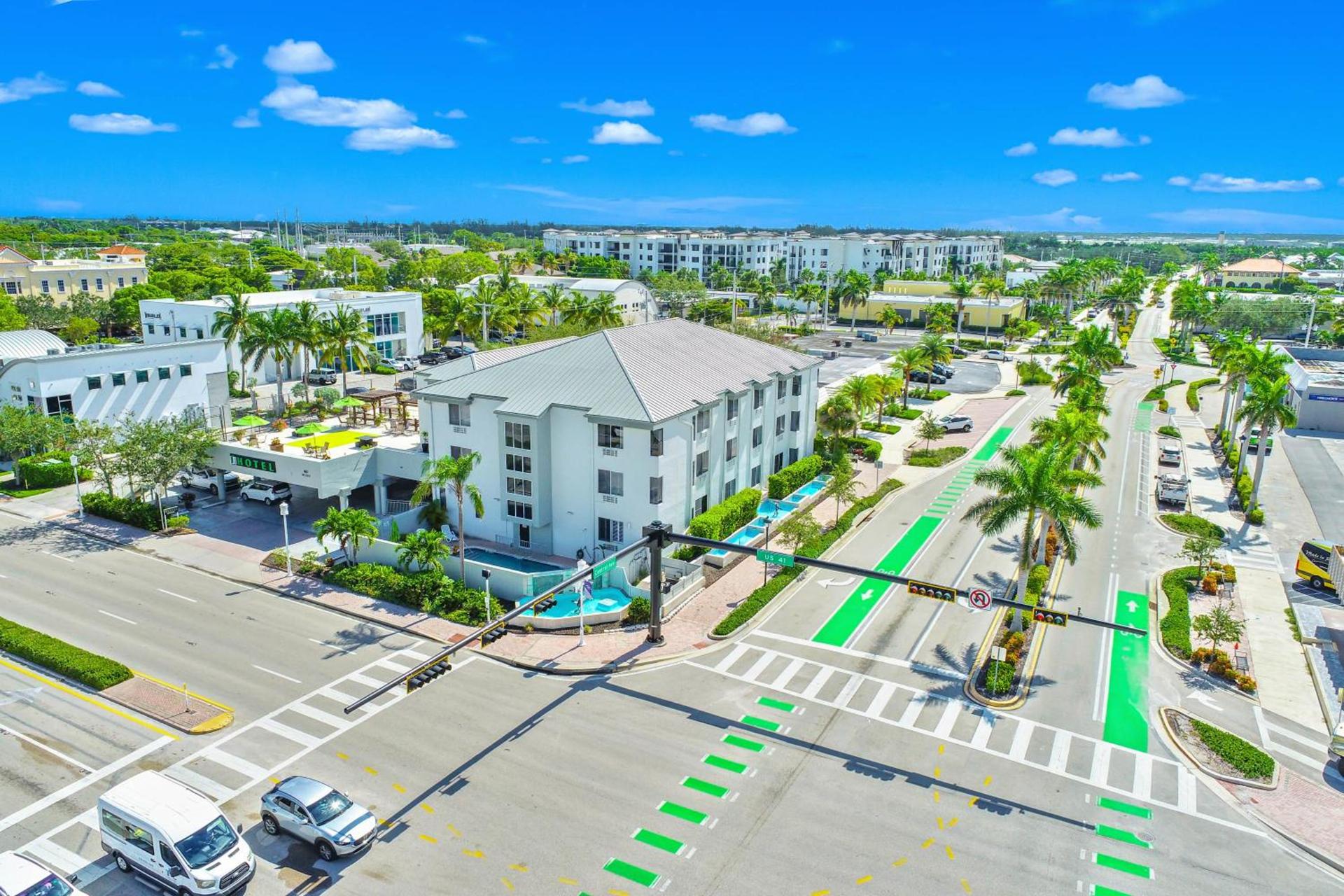Naples Park Central Hotel photo 6