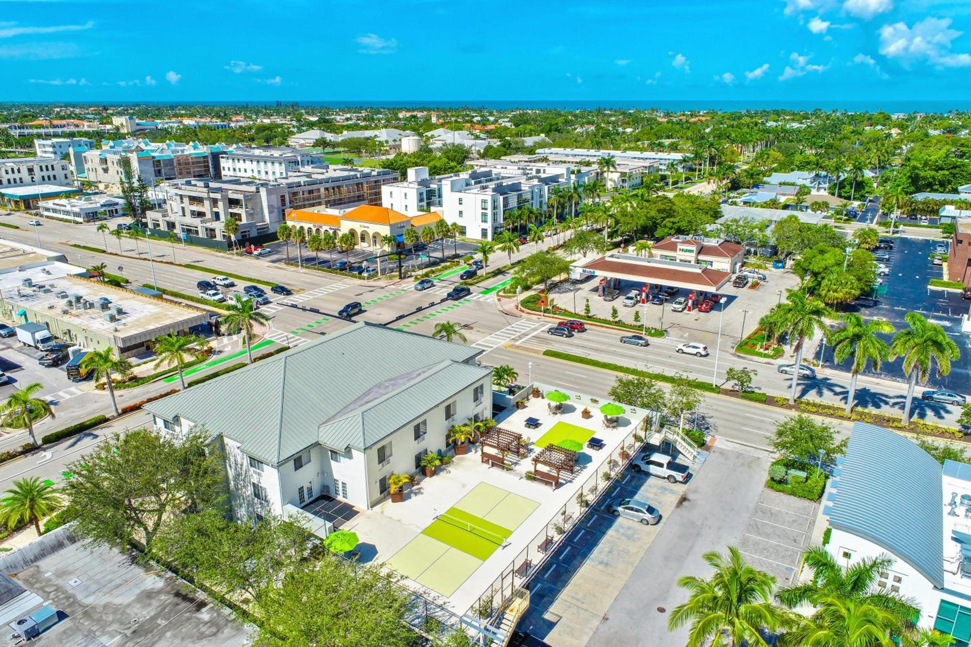 Naples Park Central Hotel photo 13