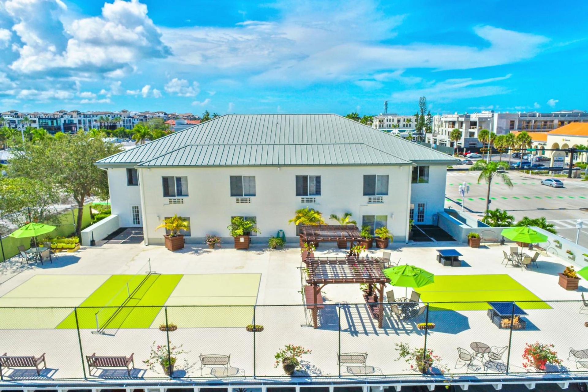 Naples Park Central Hotel photo 14