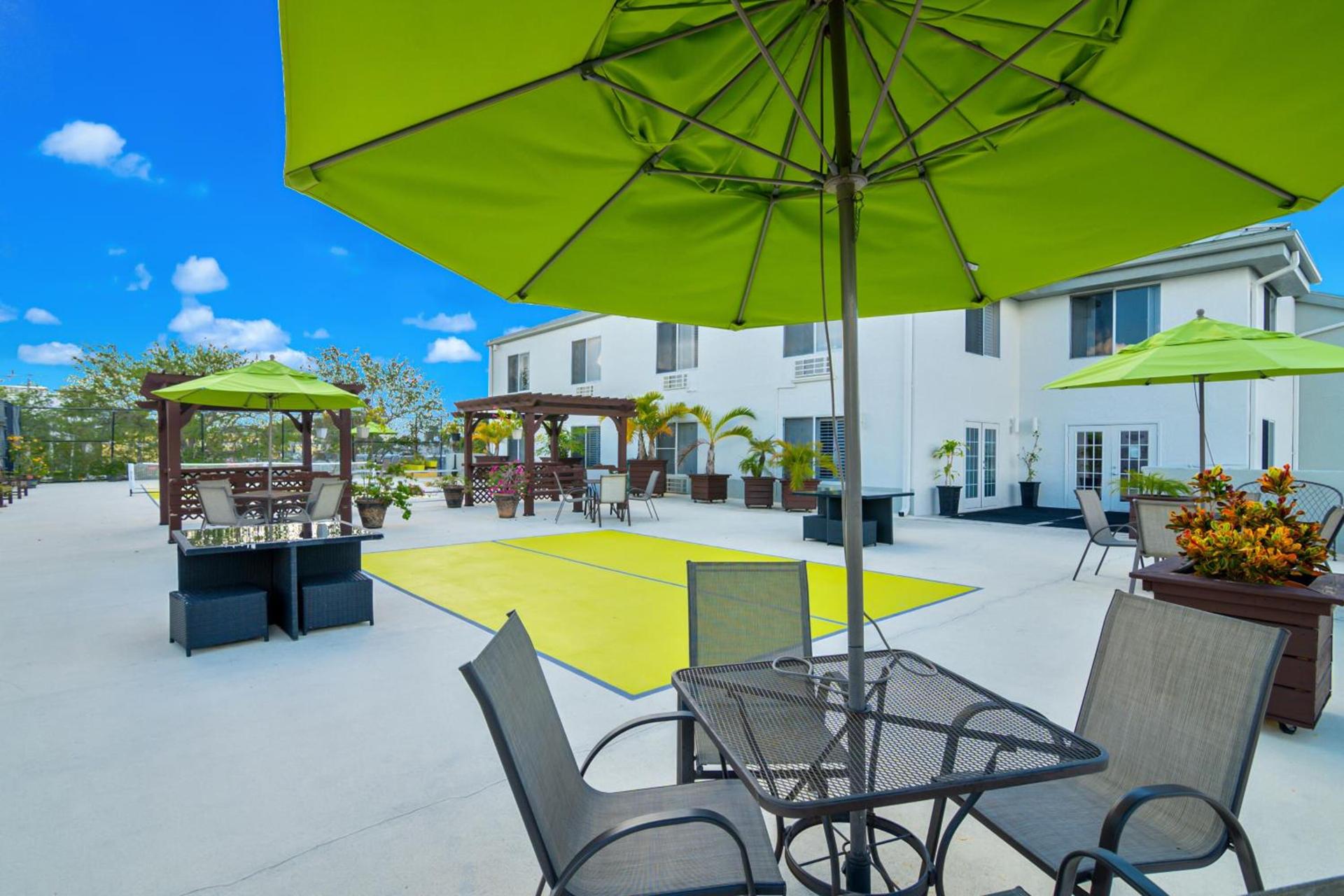 Naples Park Central Hotel photo 5