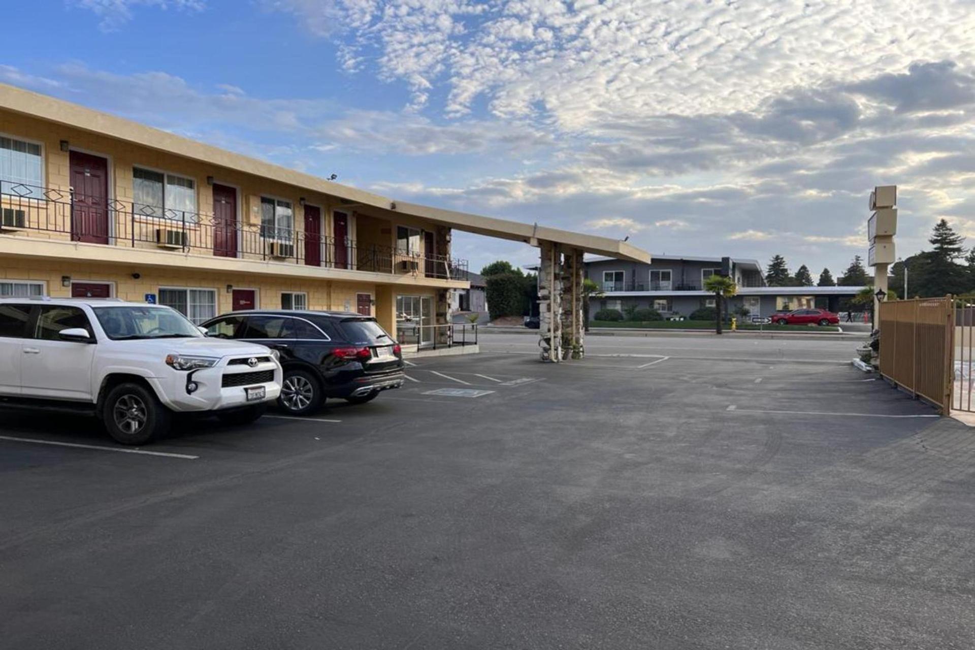 Islander Motel Santa Cruz CA photo 9