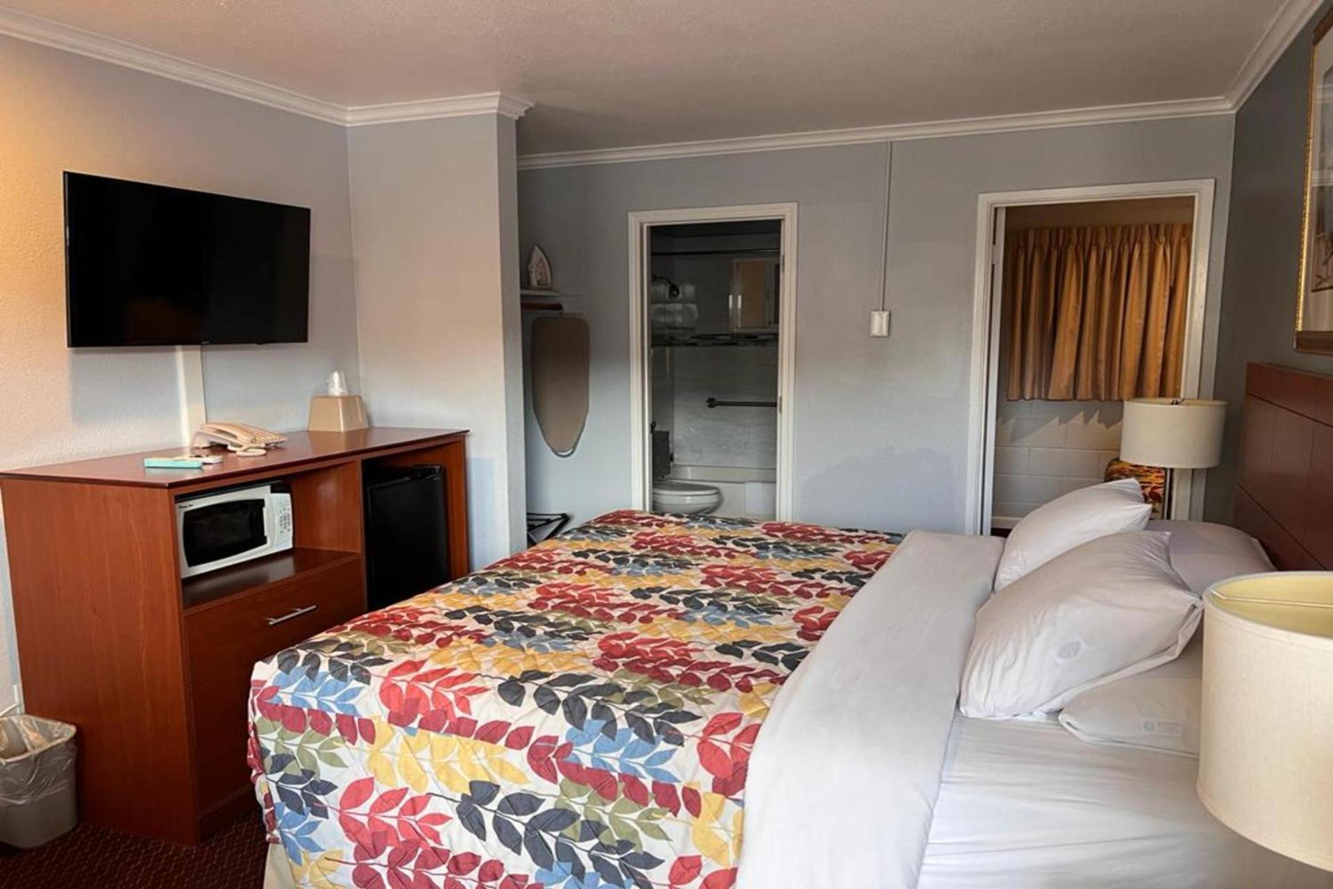 Islander Motel Santa Cruz CA photo 26