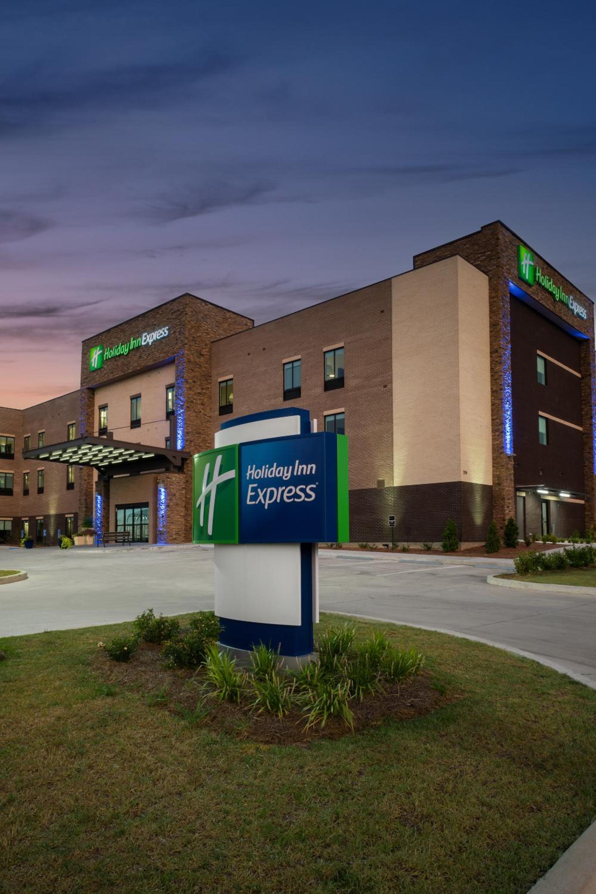 Holiday Inn Express - Hattiesburg West - Univ Area photo 2