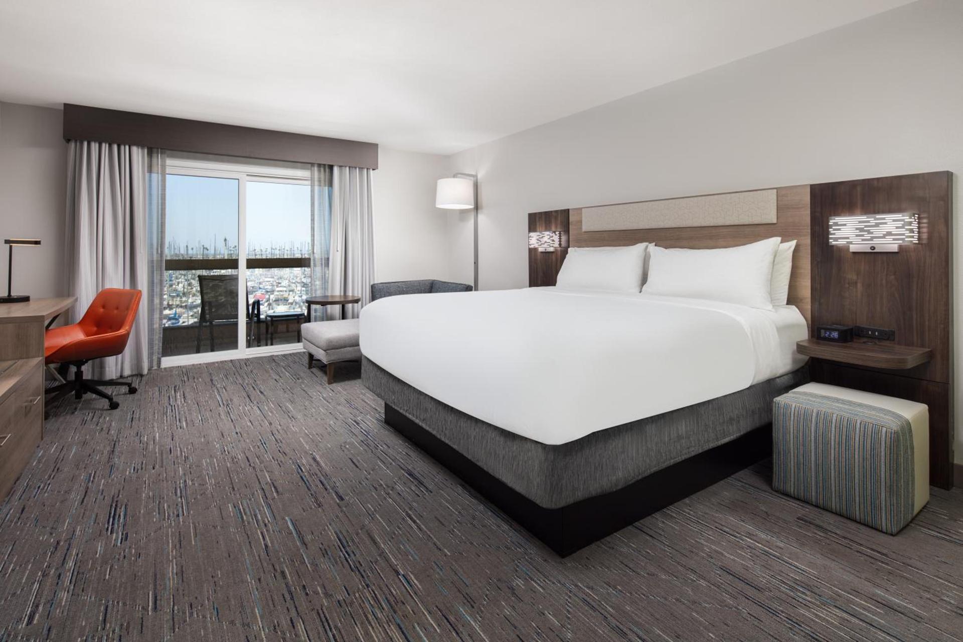Holiday Inn Express Hotel & Suites Ventura Harbor by IHG photo 2