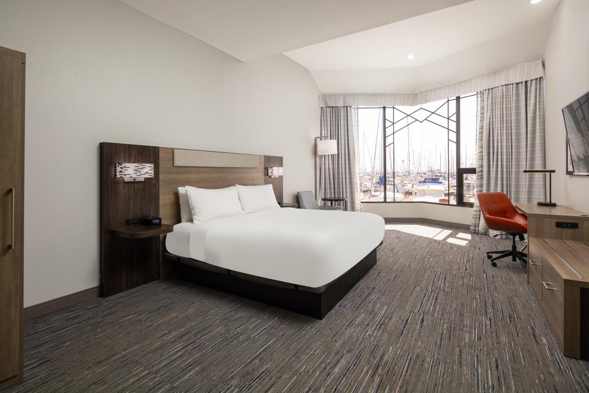 Holiday Inn Express Hotel & Suites Ventura Harbor by IHG photo 4
