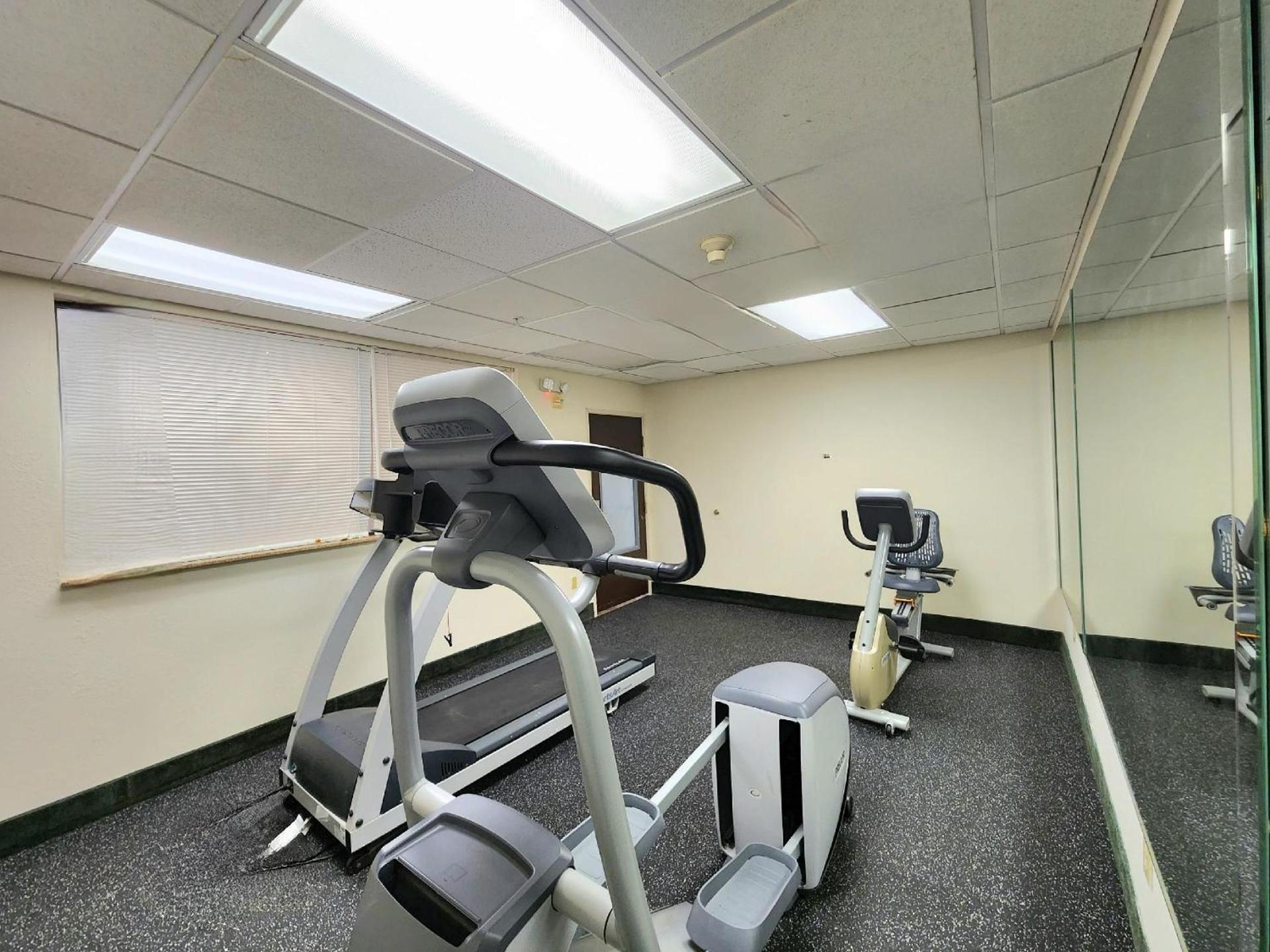 Days Inn & Suites by Wyndham Houston North/Aldine photo 18