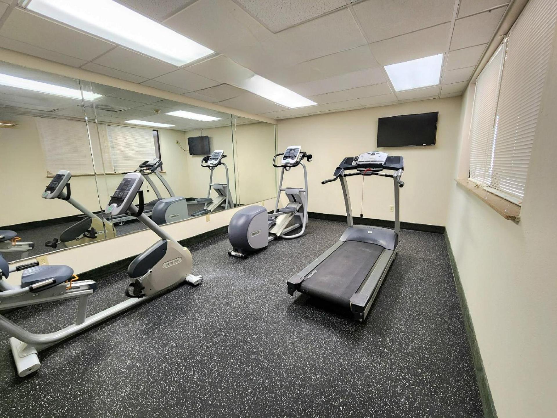 Days Inn & Suites by Wyndham Houston North/Aldine photo 19