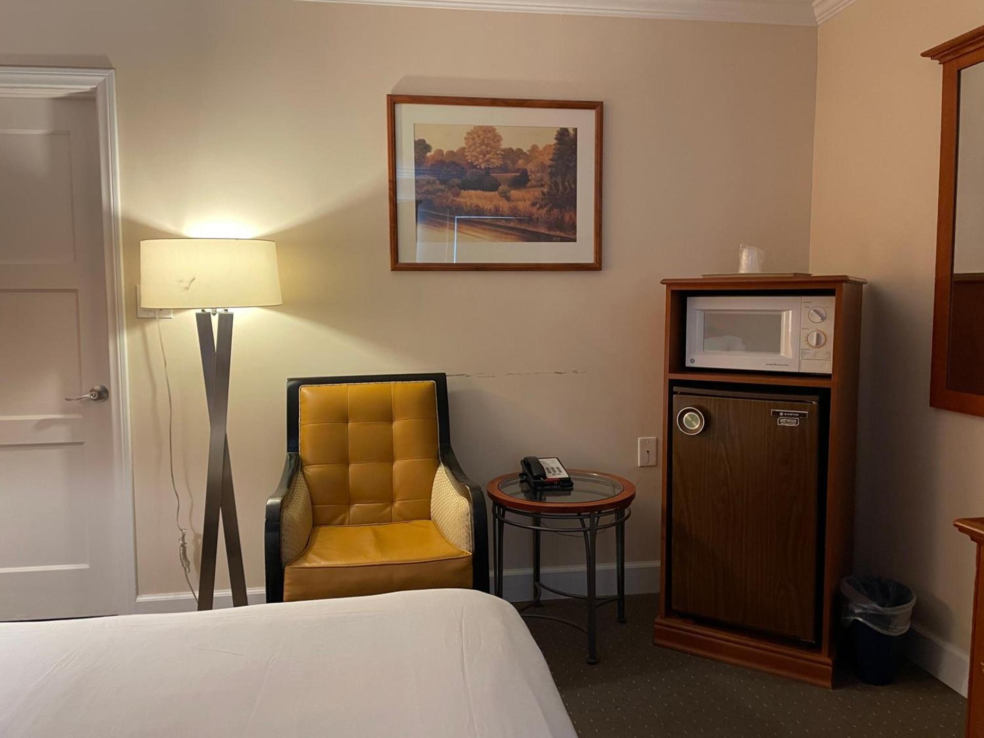 Howard Johnson by Wyndham Ridgecrest, CA photo 5