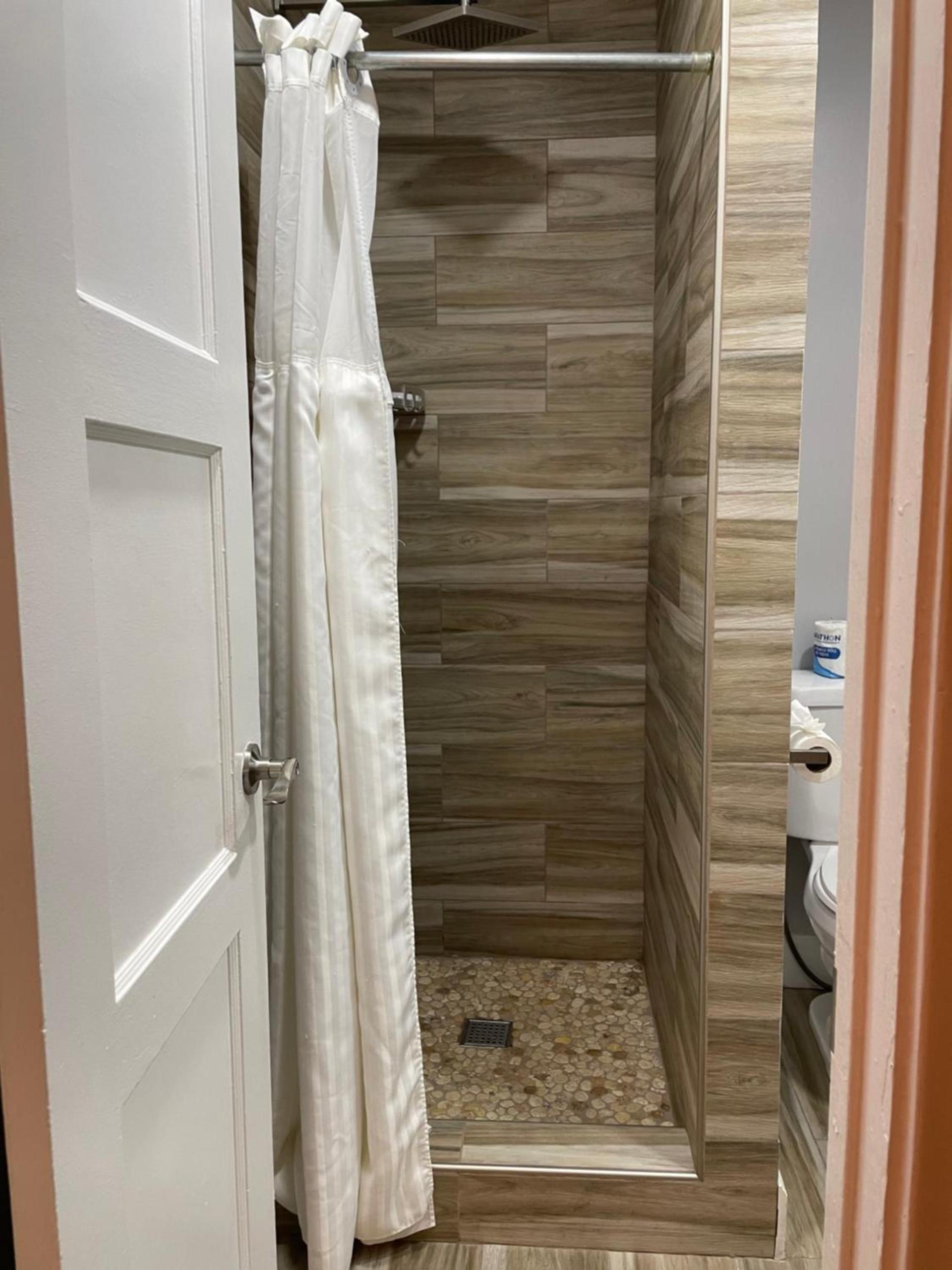 Howard Johnson by Wyndham Ridgecrest, CA photo 8