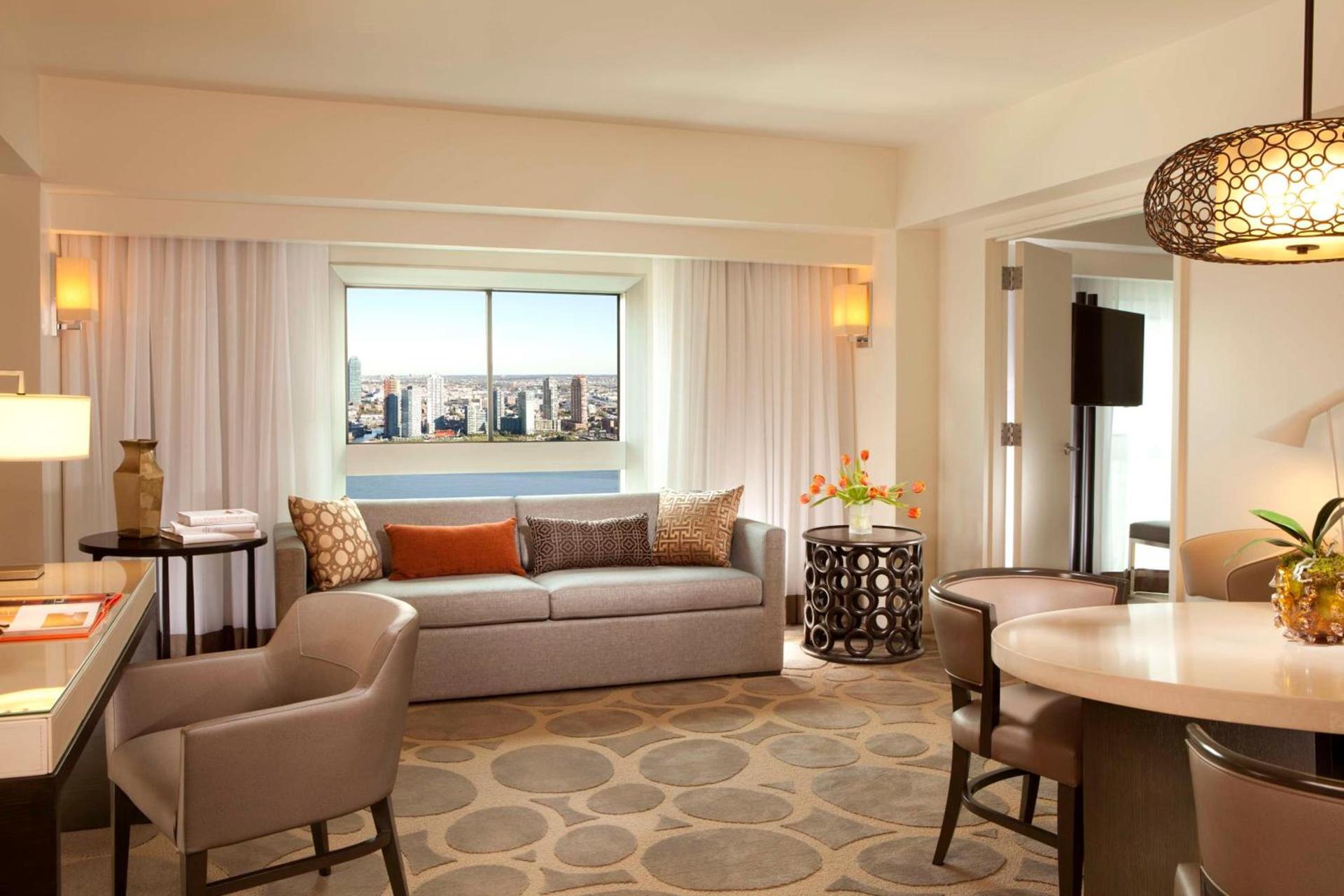 Millennium Hilton New York One UN Plaza photo 79